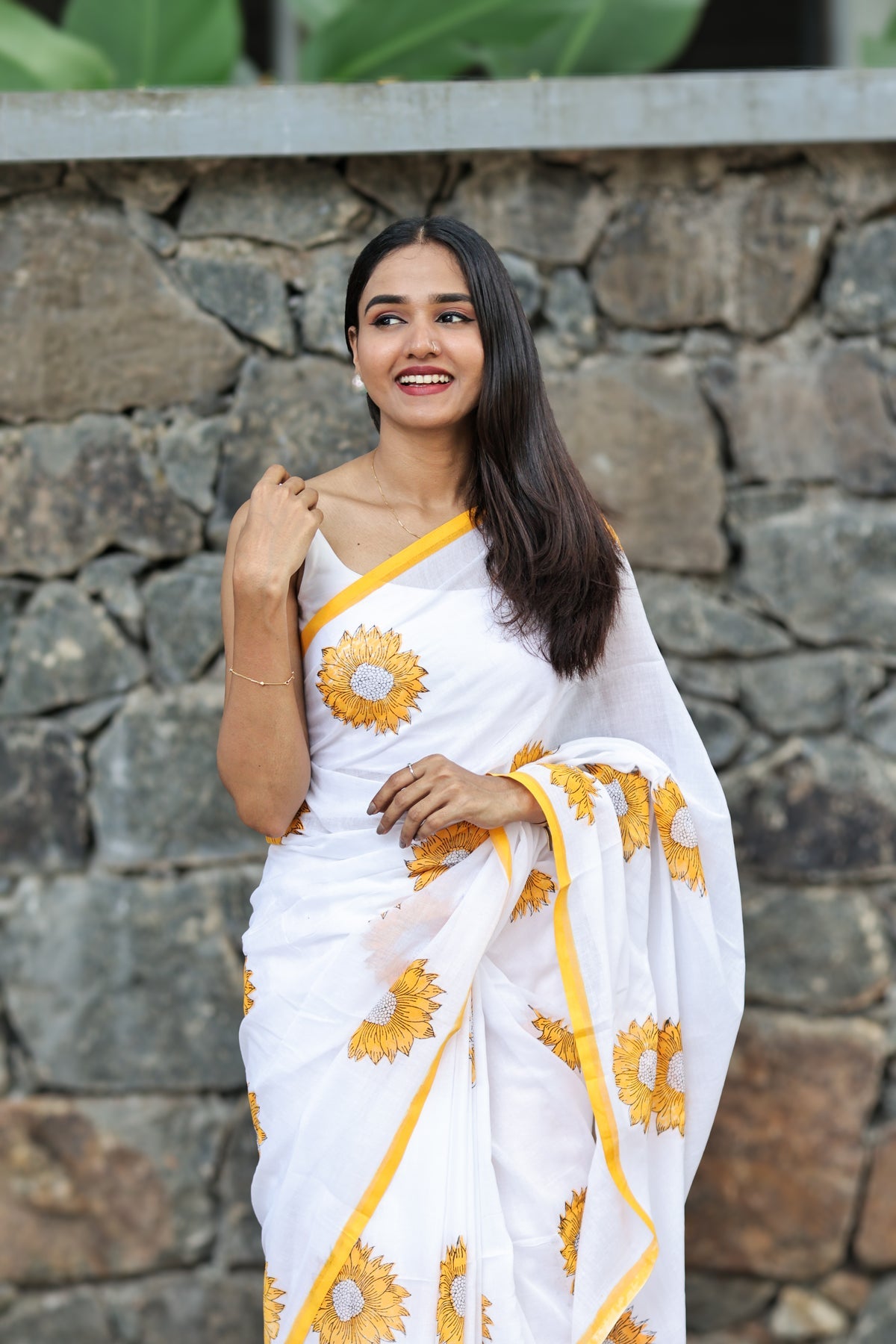 White Sunflower hand prints Mulmul Cotton Saree