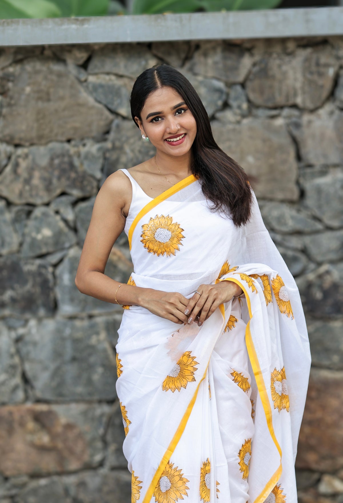 White Sunflower hand prints Mulmul Cotton Saree
