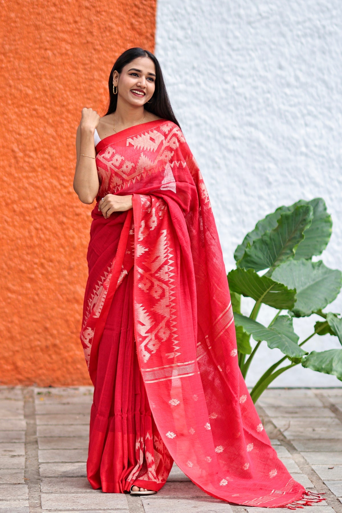 Red Karaat Handwoven linen Saree with black piece