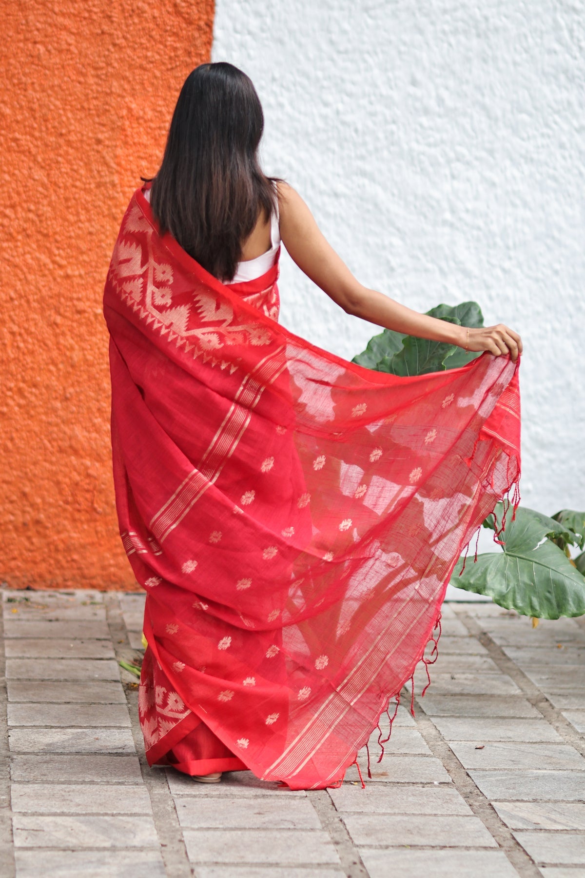 Red Karaat Handwoven linen Saree with black piece