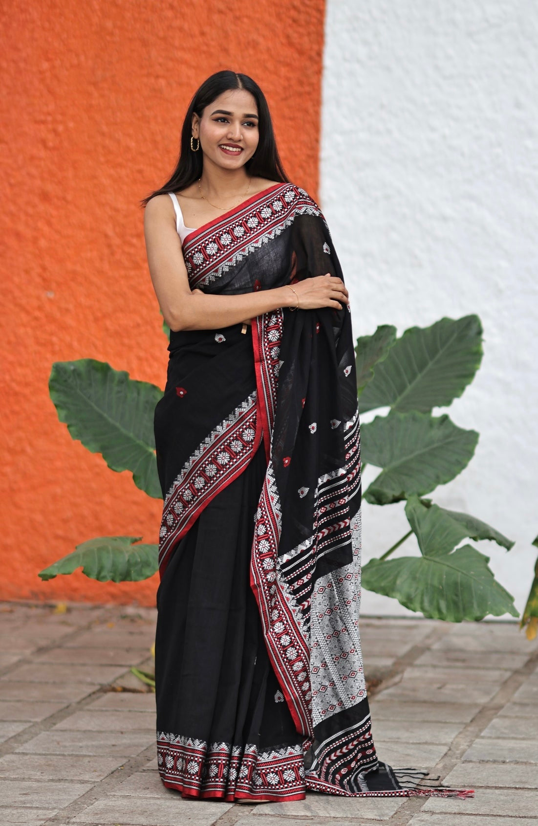 Black Pure Masrise Cotton Hand Weaving Buti Saree with contrast blouse piece