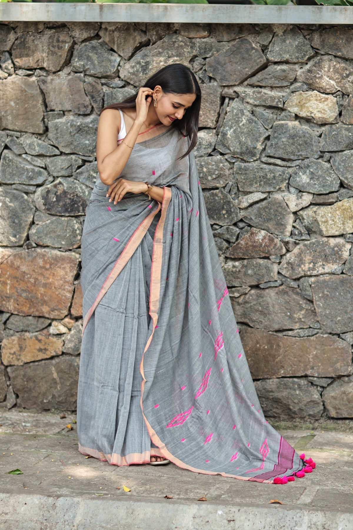 Grey Hand Weaving Mul Mul Cotton Saree