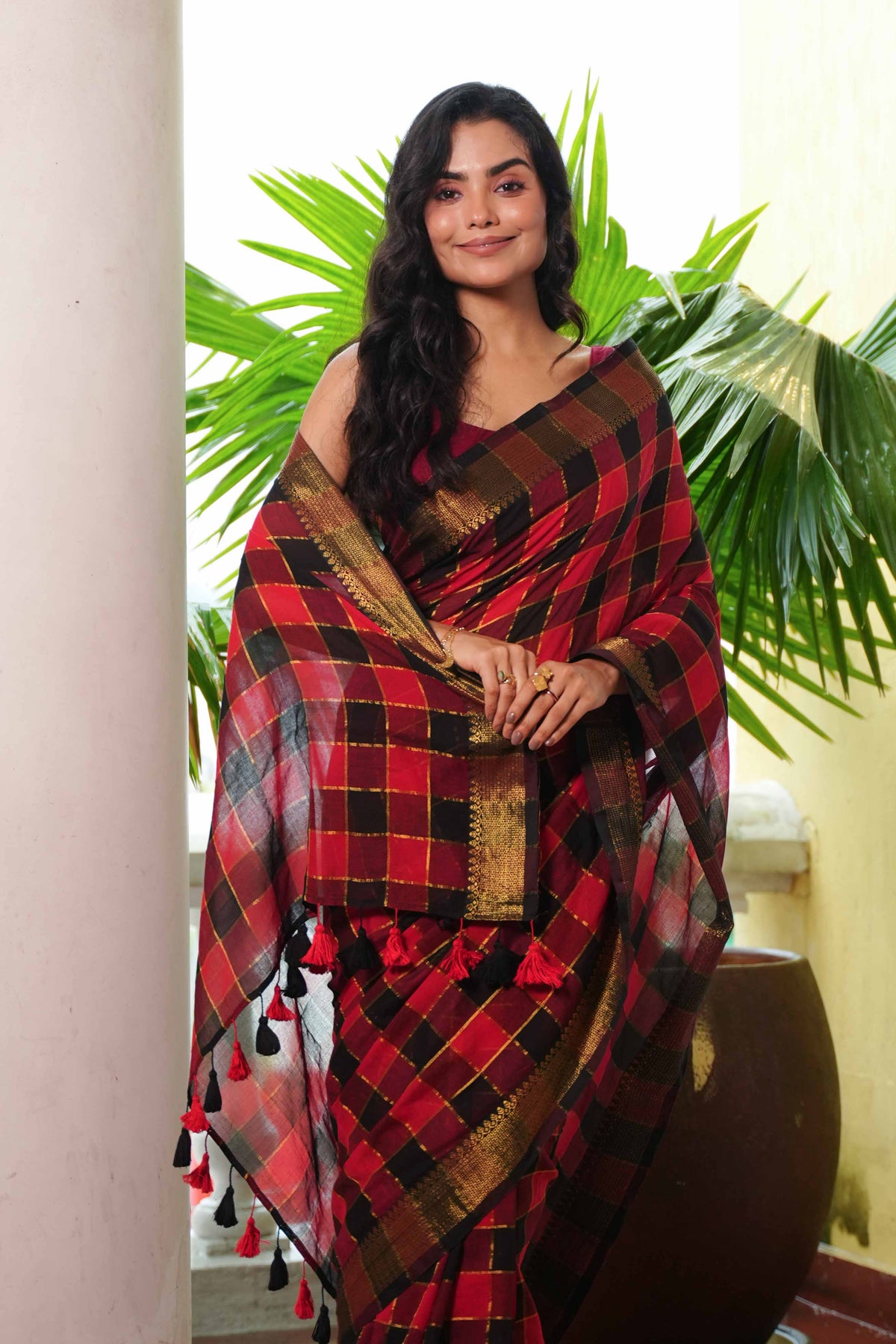 Red & Black Box Check Mulmul Cotton Saree – Golden Zari