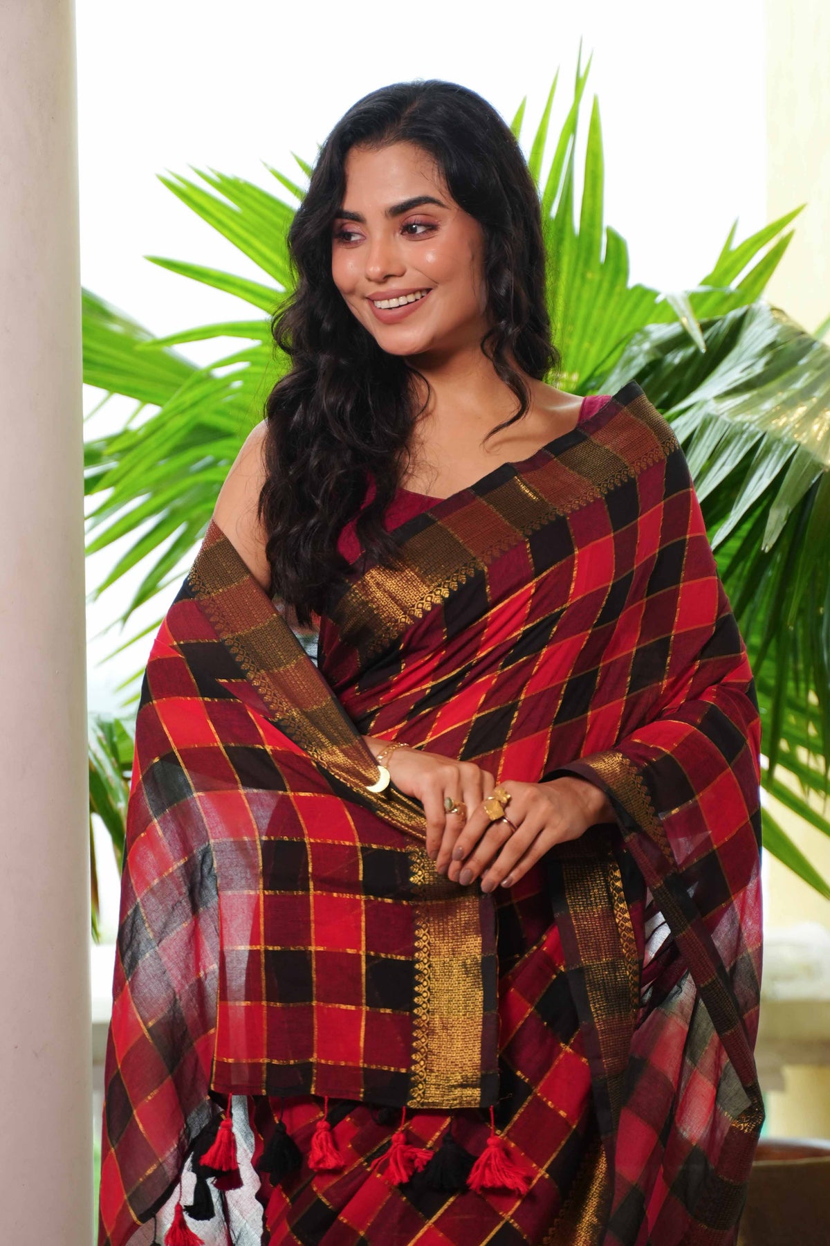 Red & Black Box Check Mulmul Cotton Saree – Golden Zari