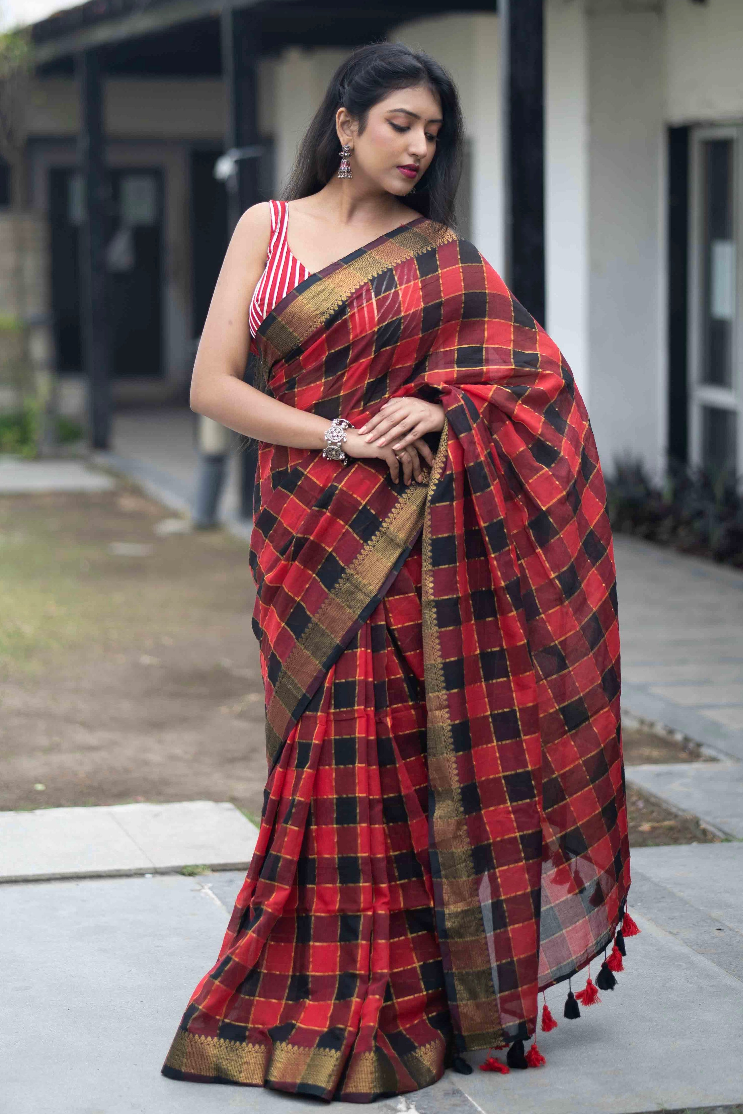 Red & Black Box Check Mulmul Cotton Saree – Golden Zari