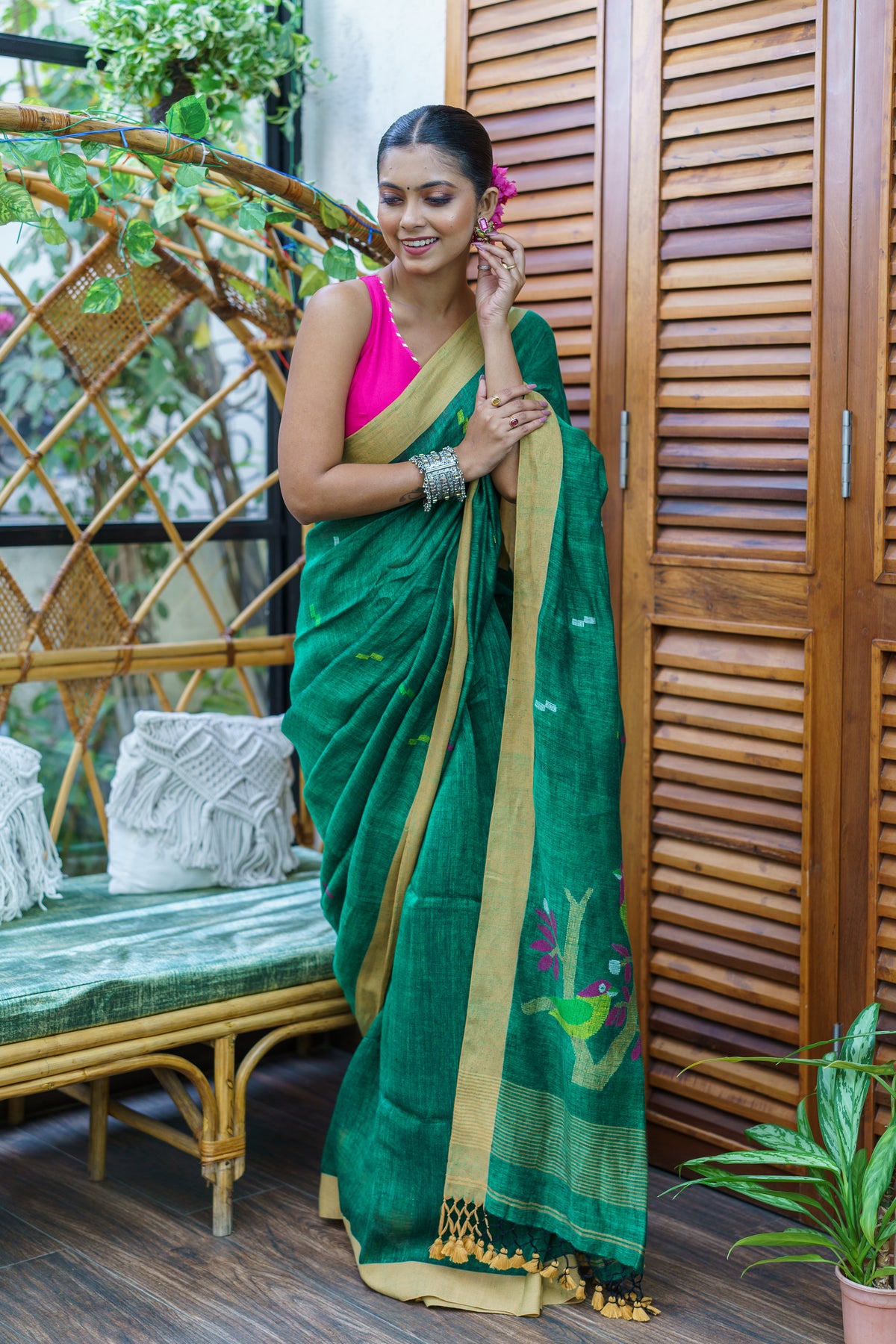 Green Birds Hand Weaving Linen Jamdani Saree with blouse piece