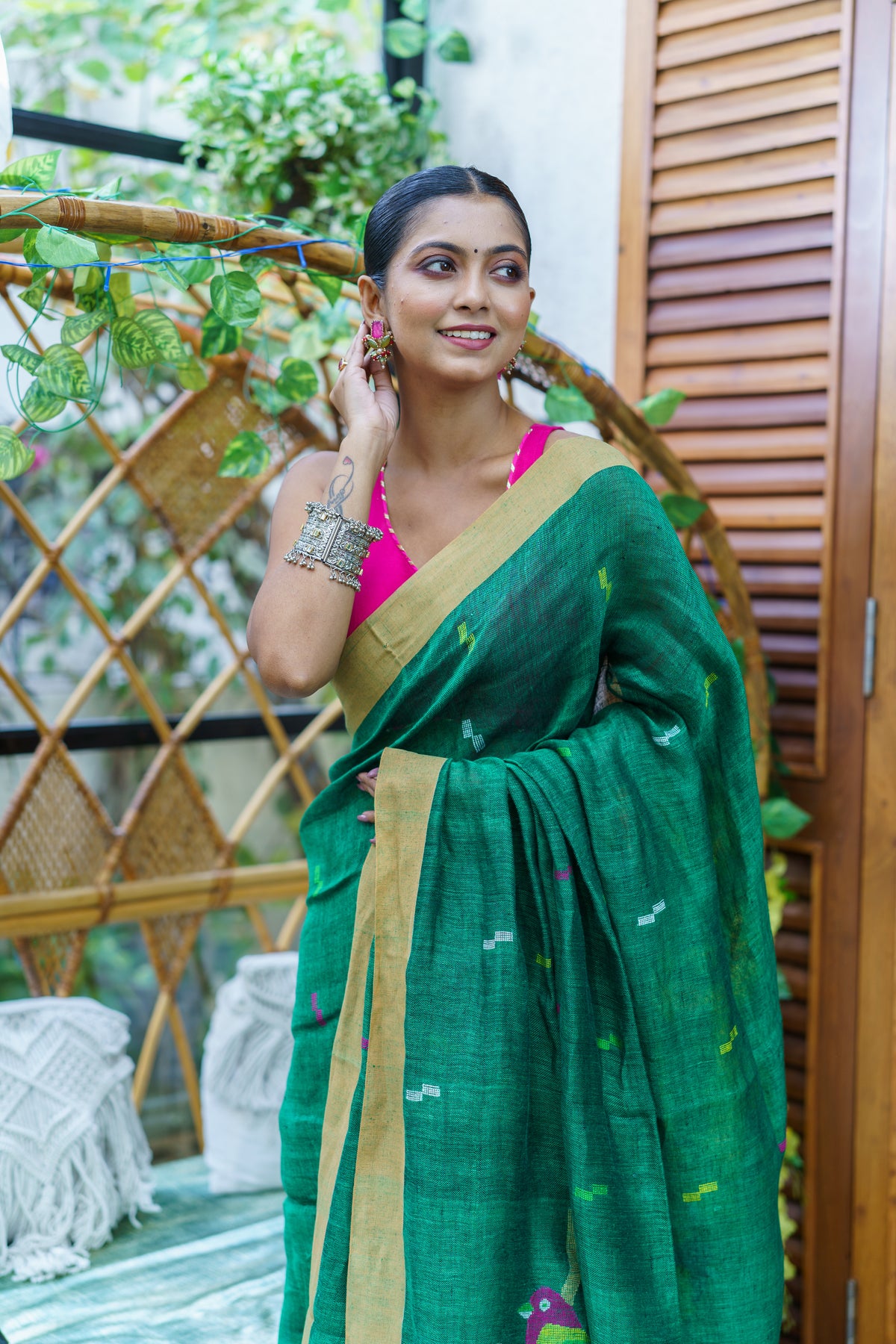 Green Birds Hand Weaving Linen Jamdani Saree with blouse piece