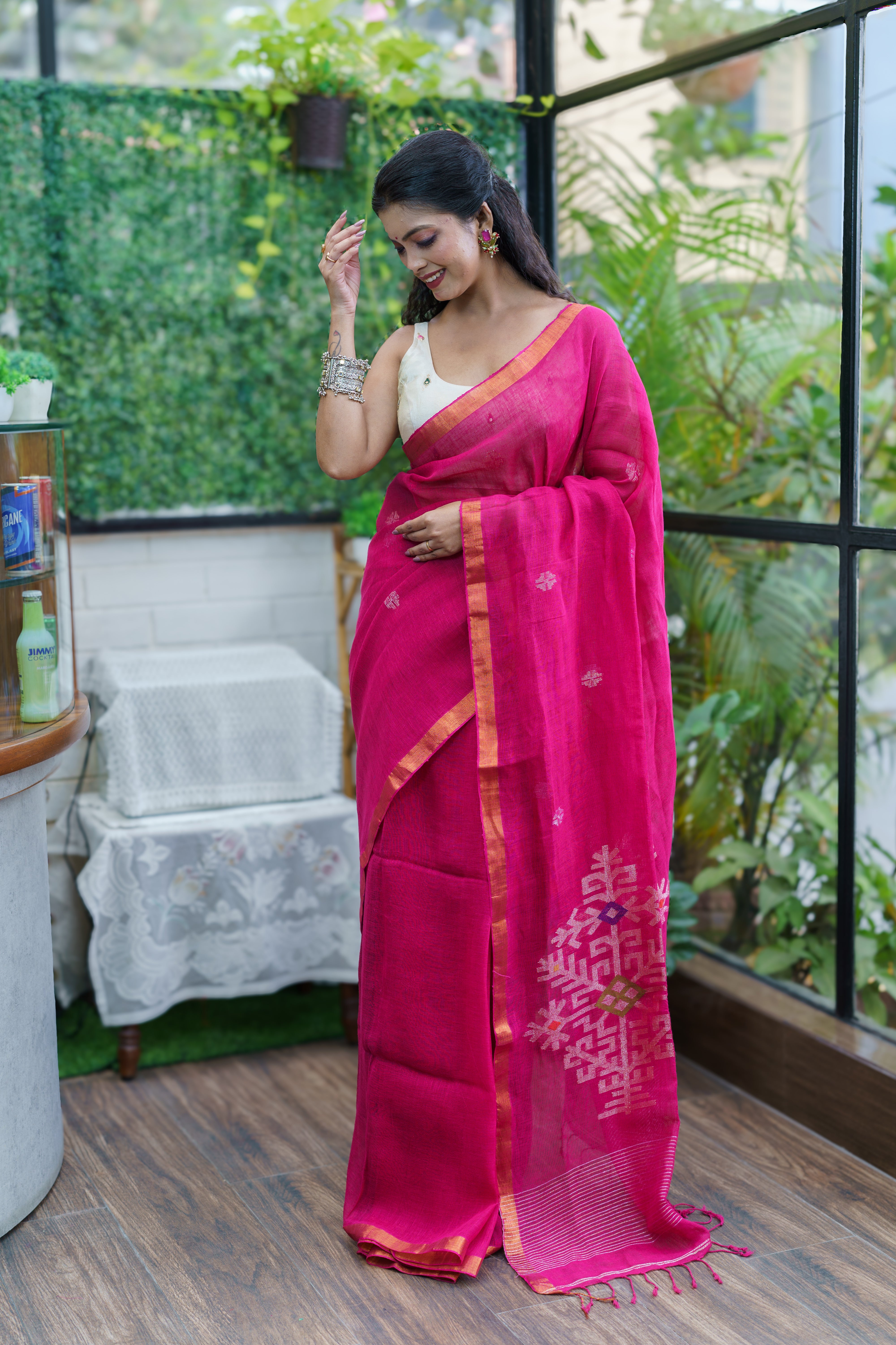 Rani Sawstik Linen Hand Woven Jamdani Saree with blouse piece