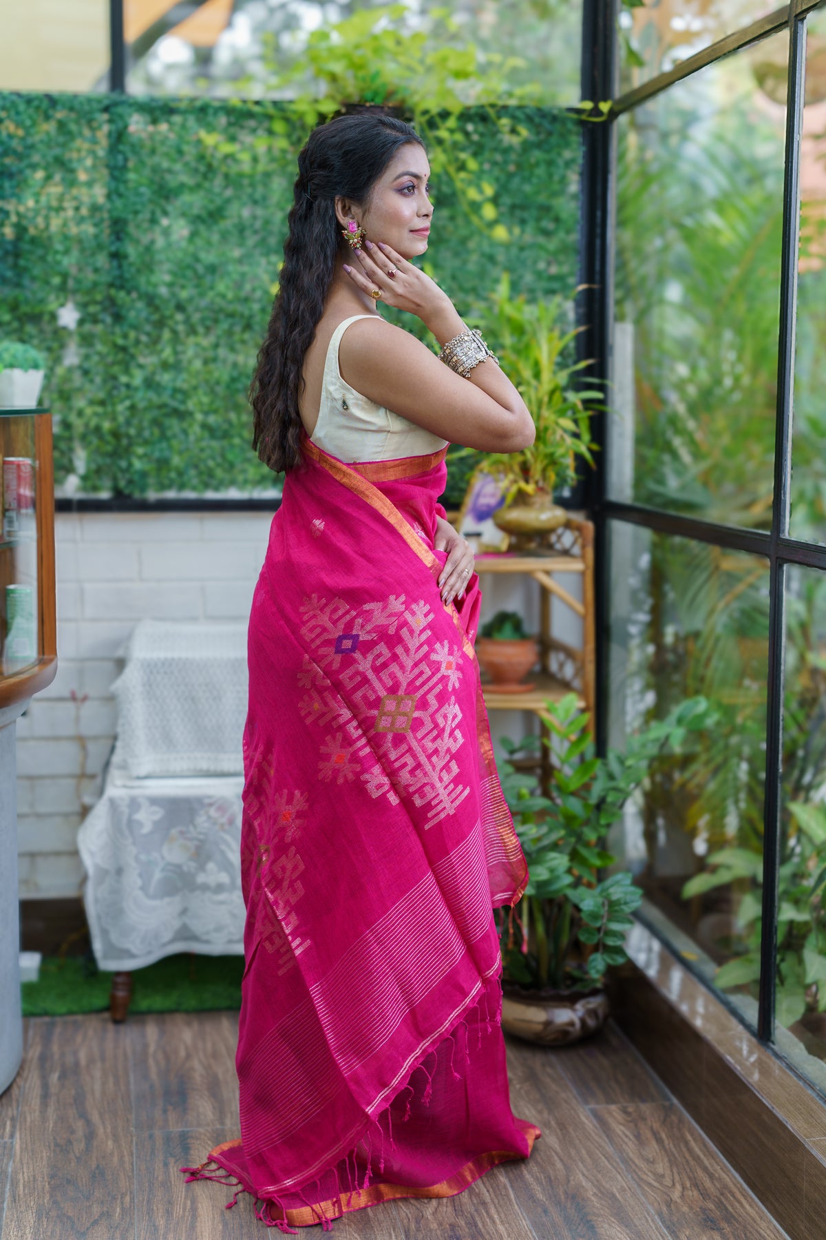 Rani Sawstik Linen Hand Woven Jamdani Saree with blouse piece