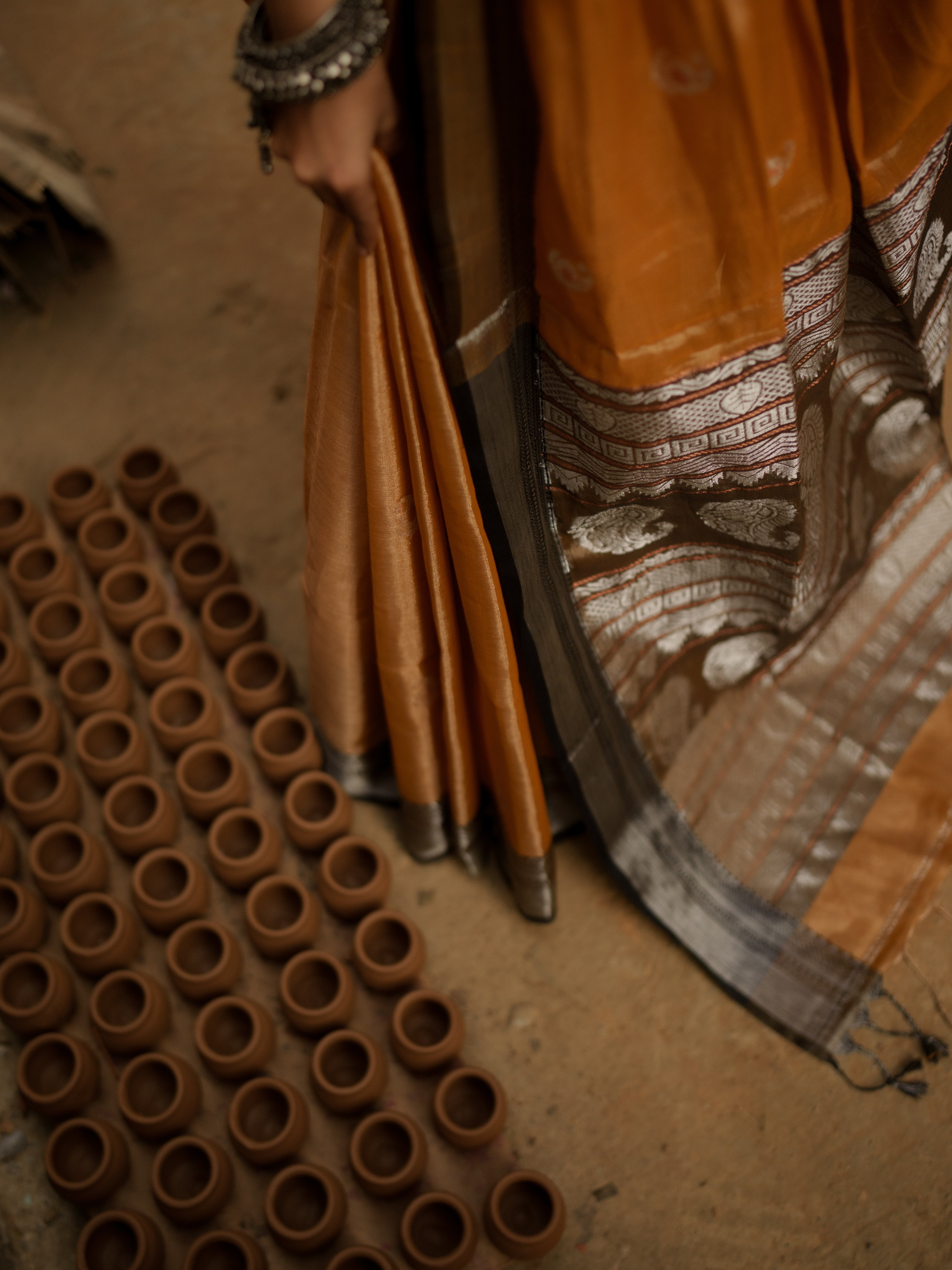 Metallic Gold Pure Tissue Linen Handwoven Jamdani Saree