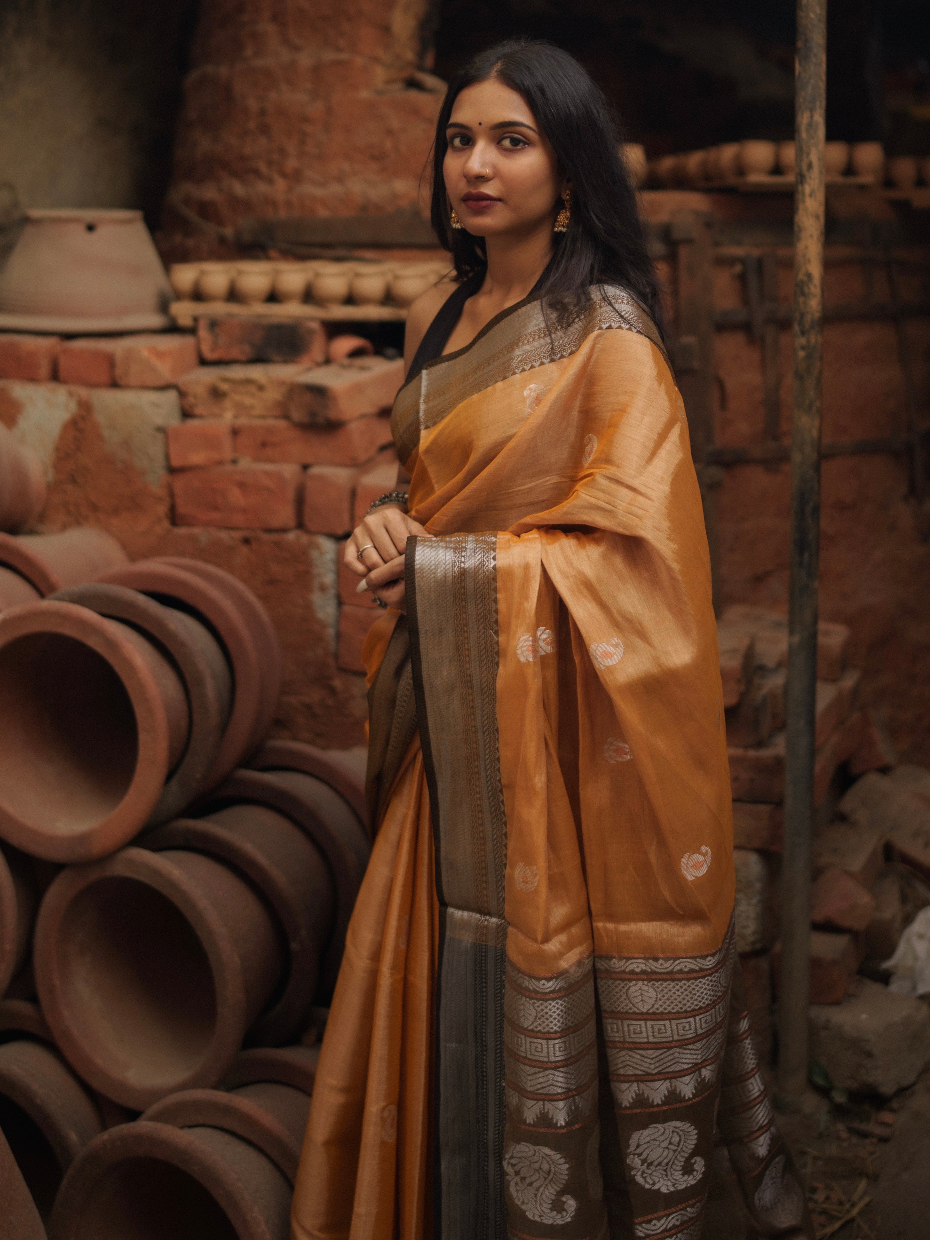 Metallic Gold Pure Tissue Linen Handwoven Jamdani Saree