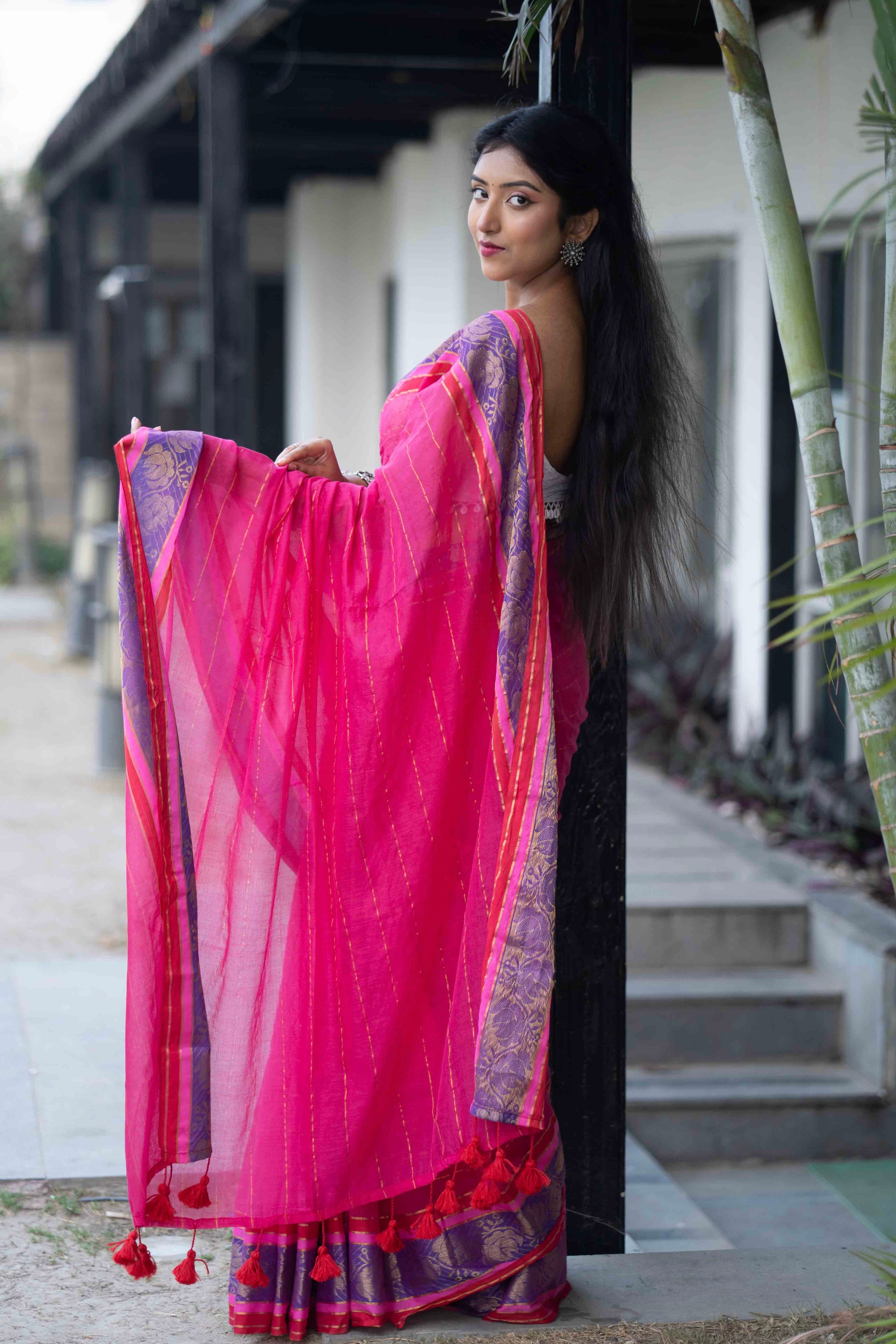 Rani golden zari stripes Mulmul Cotton Saree with with contrast Blouse Piece