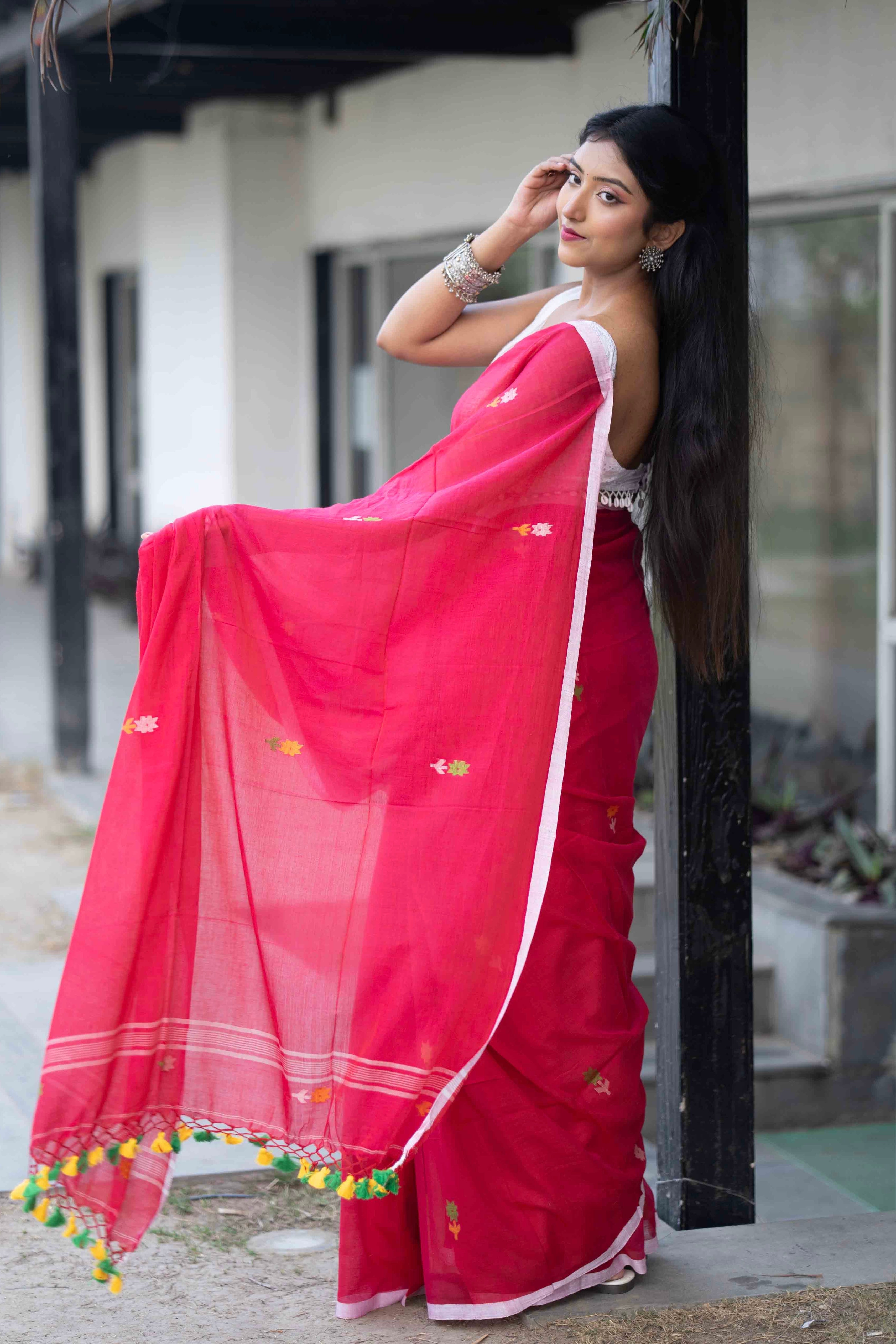 Red Hand Weaving Mul Mul Cotton Saree