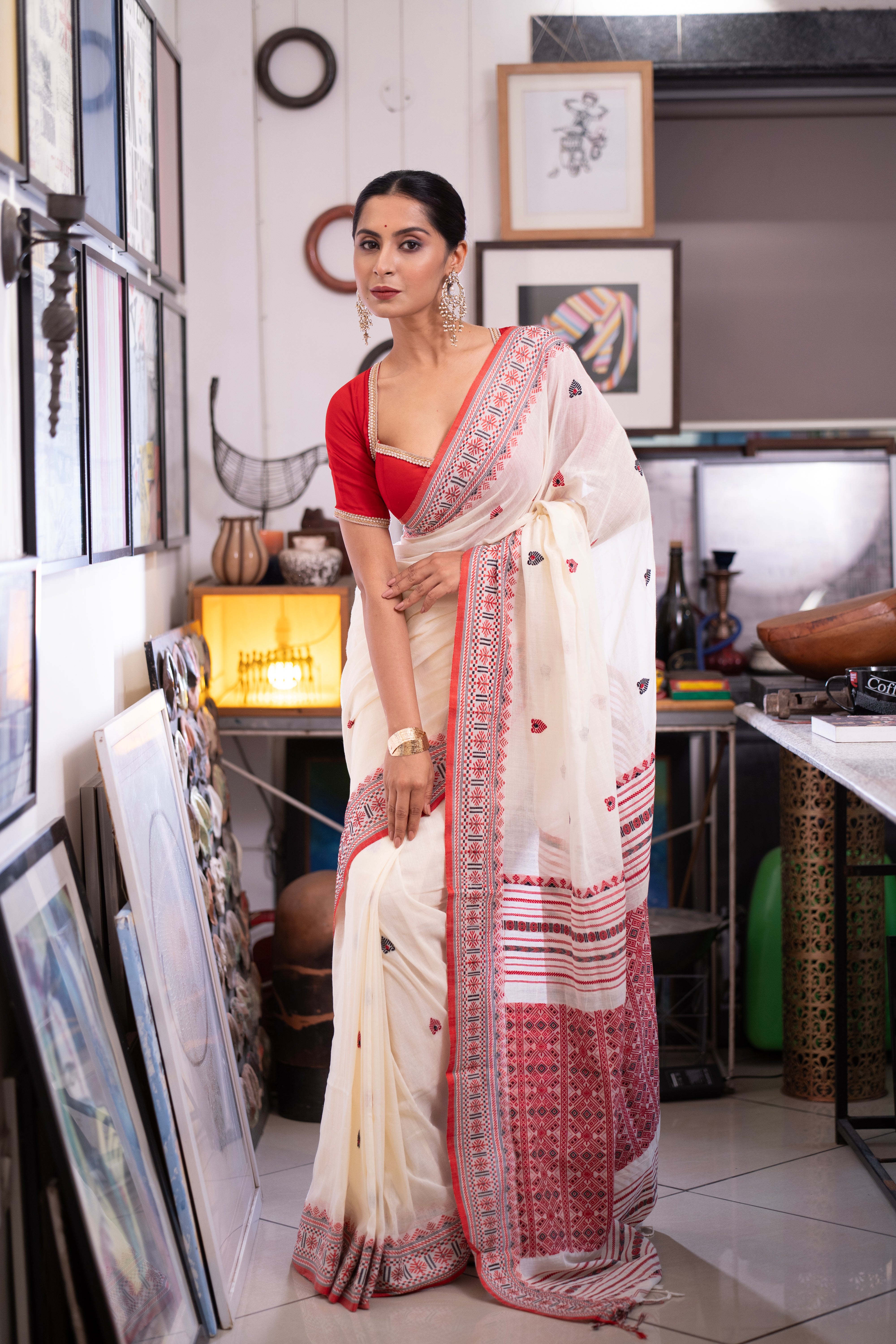 Pure Masrise Cotton Hand Weaving Buti Saree-Off White