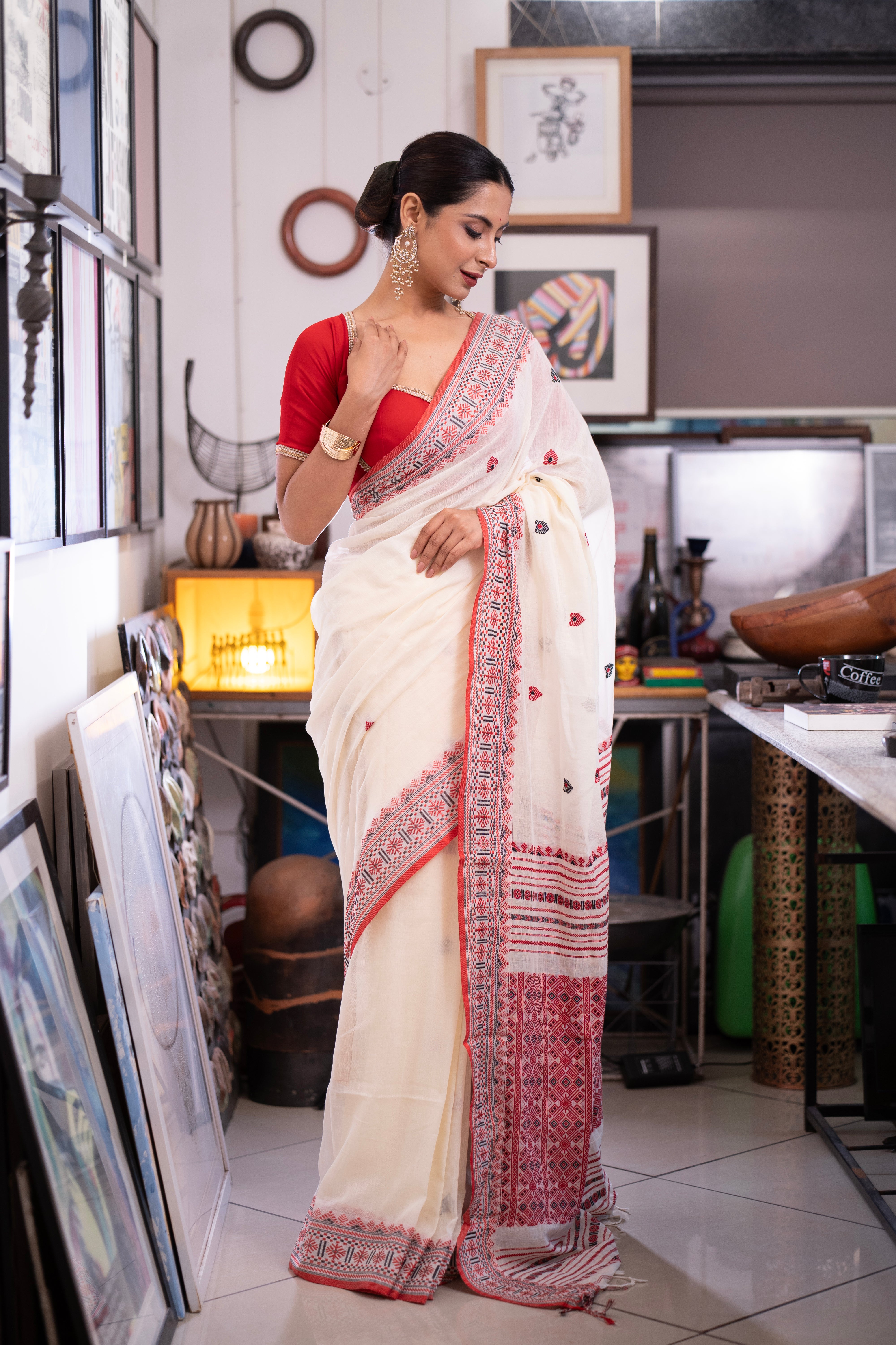 Pure Masrise Cotton Hand Weaving Buti Saree-Off White