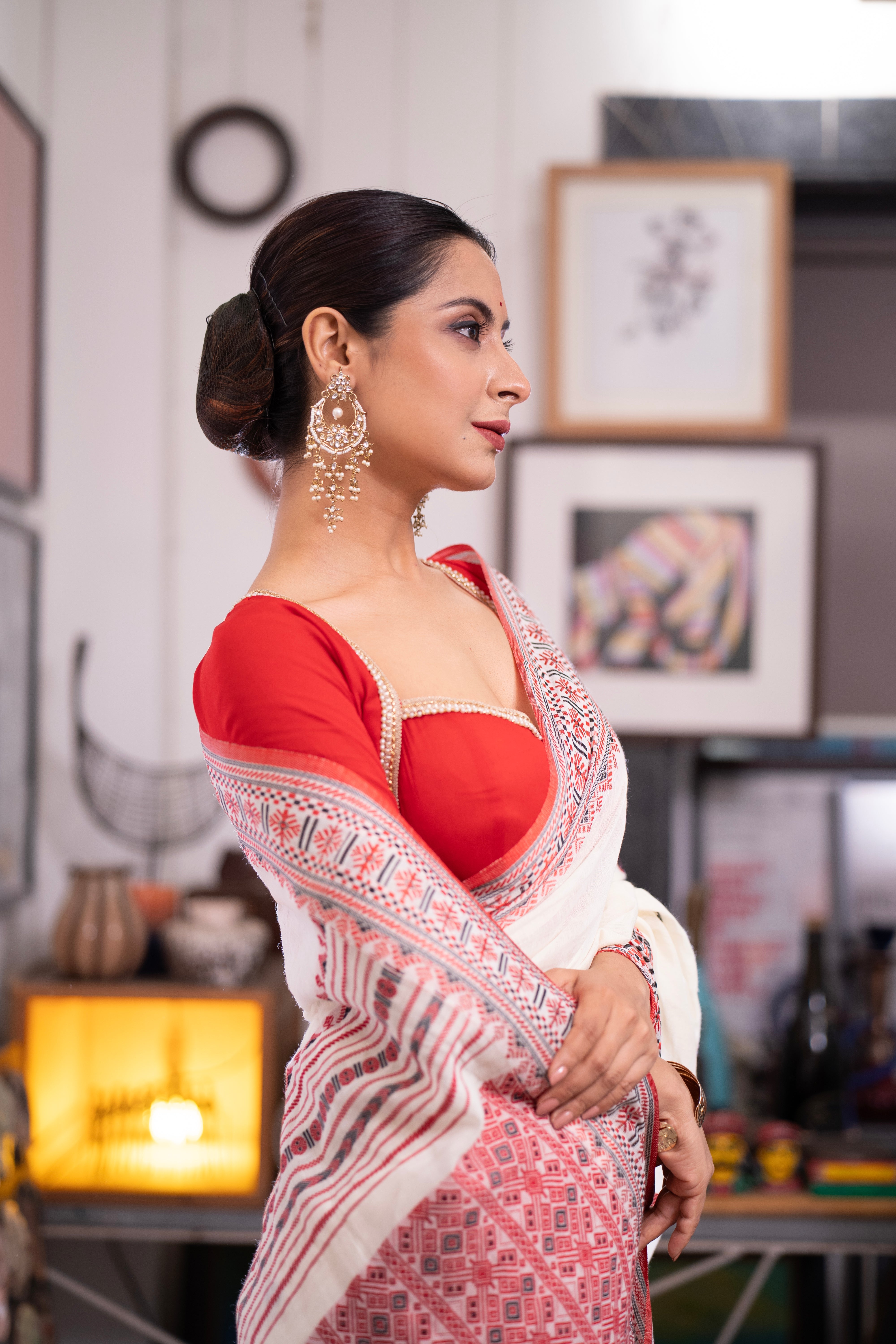 Pure Masrise Cotton Hand Weaving Buti Saree-Off White