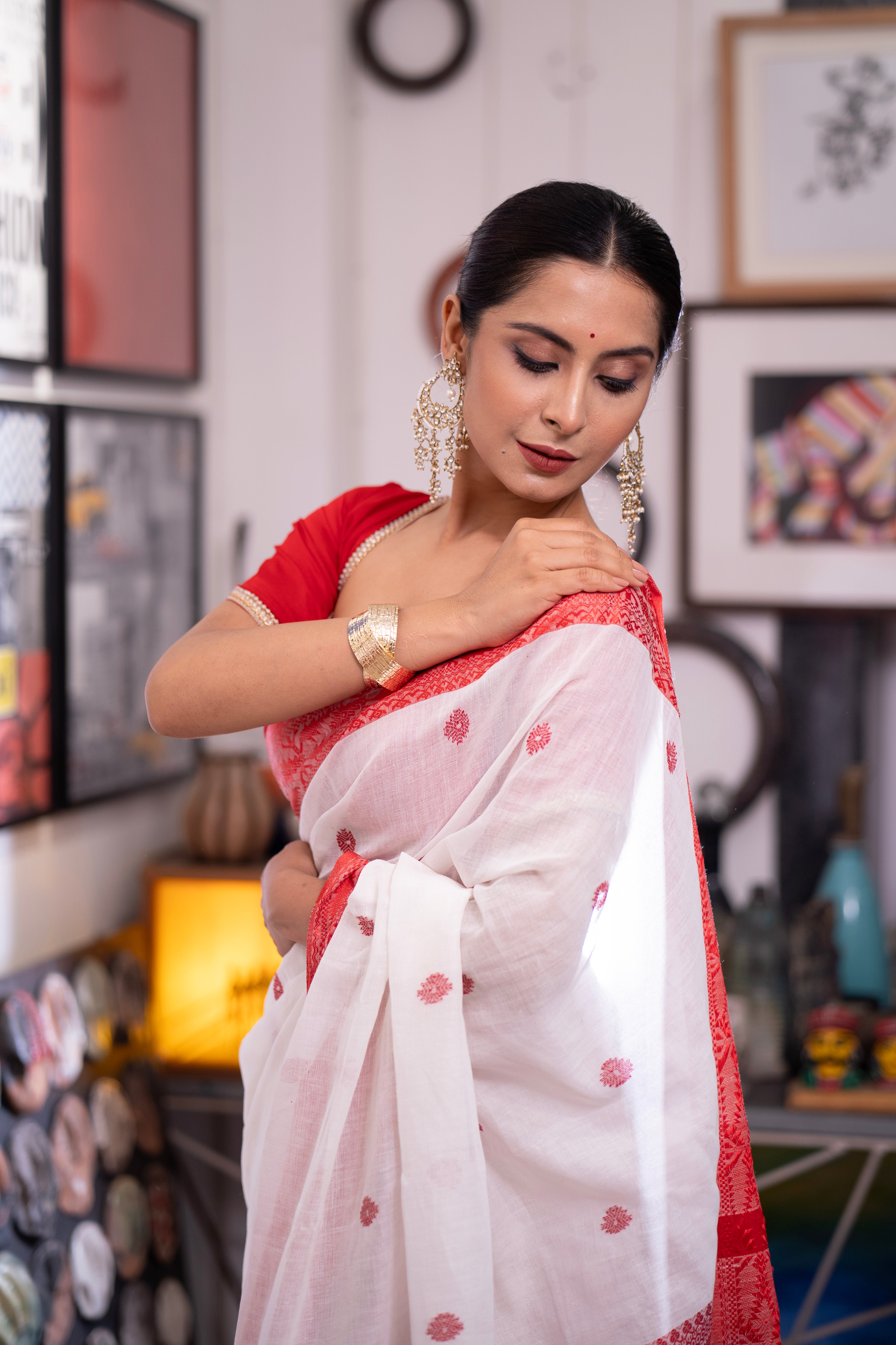 White Pure Masrise Cotton Handwoven Saree