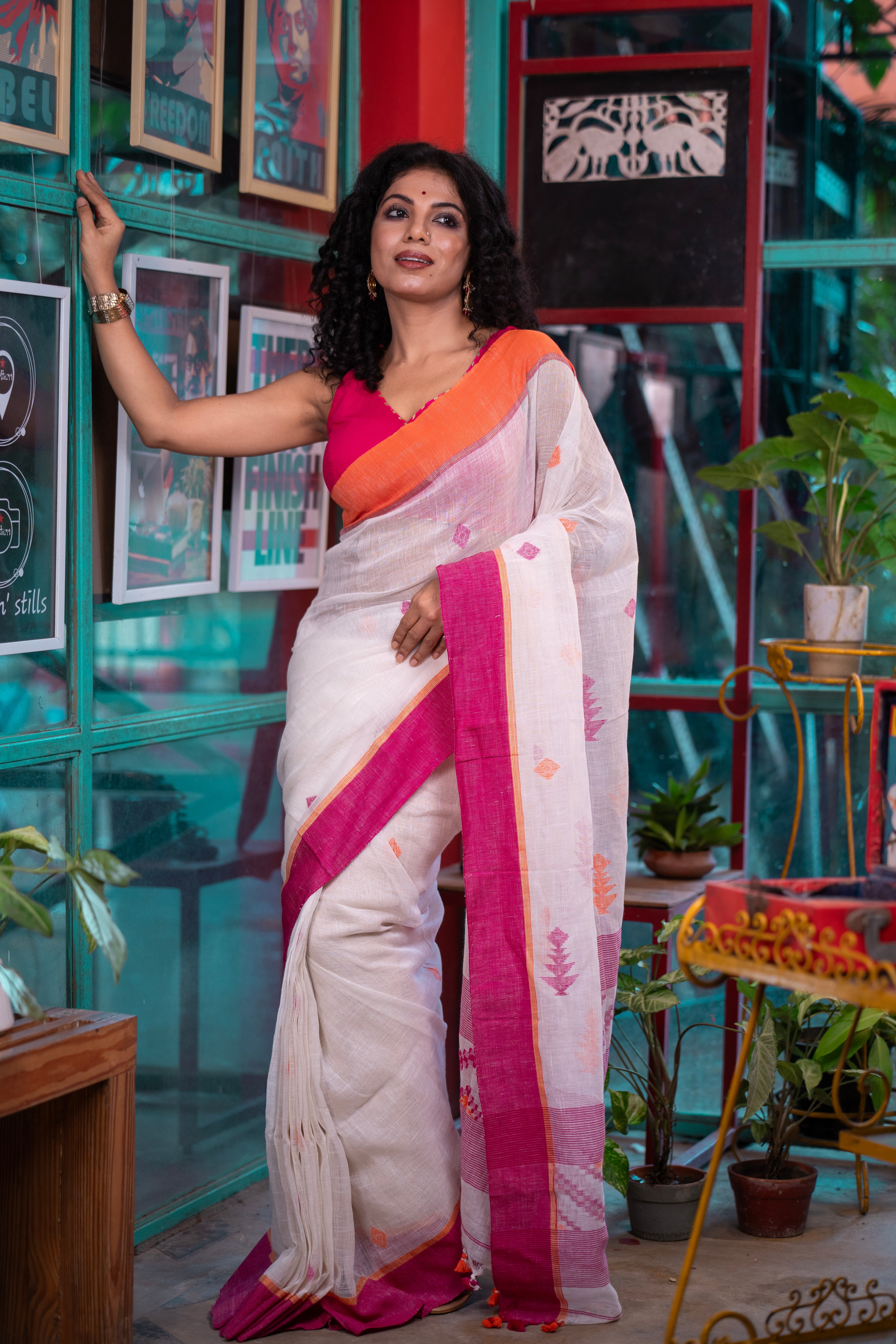 White Pure Linen Hand Woven Jamdani Saree