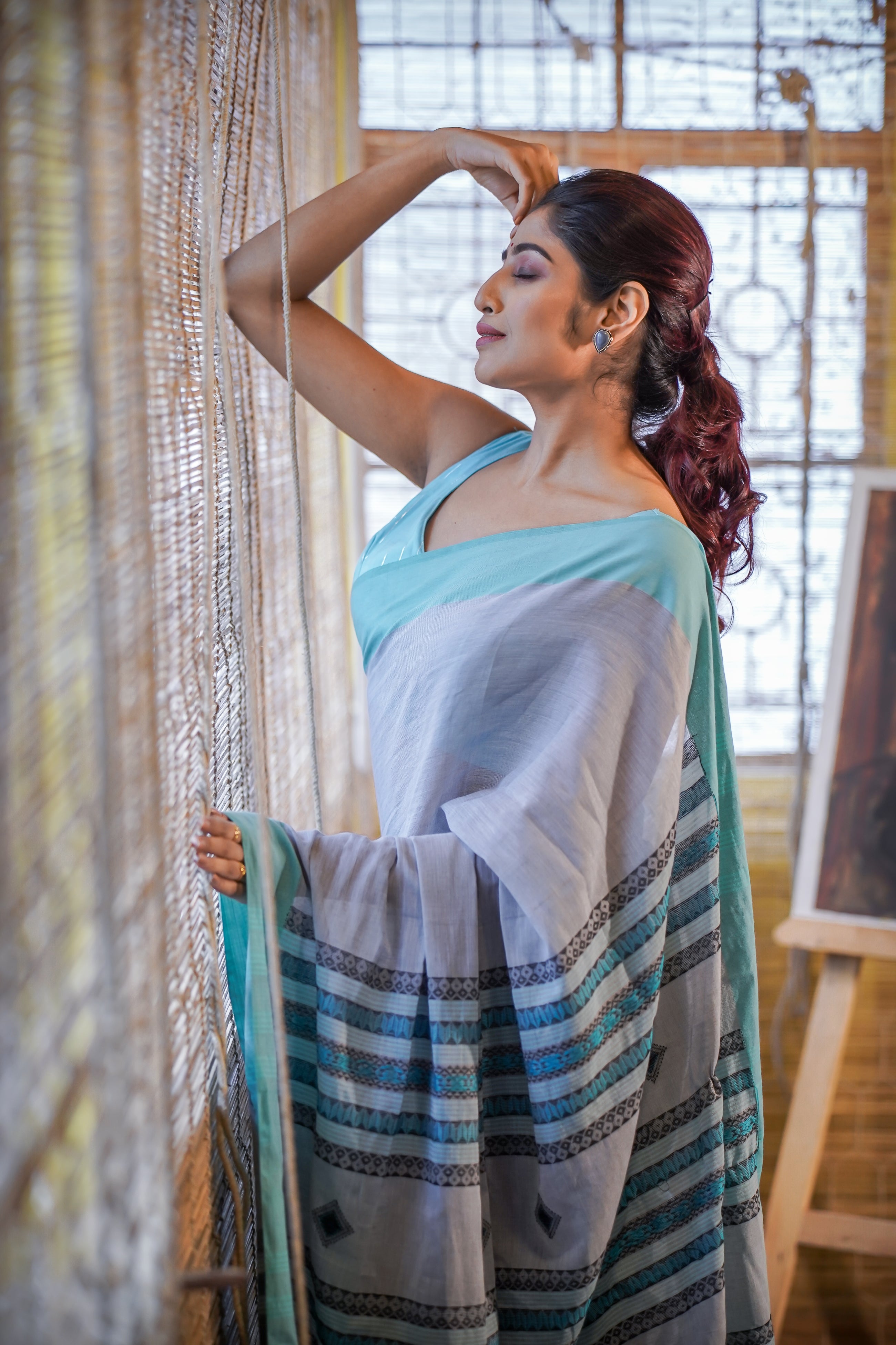Premium Assam Khadi Cotton Handwoven Saree- Grey Sky Blue