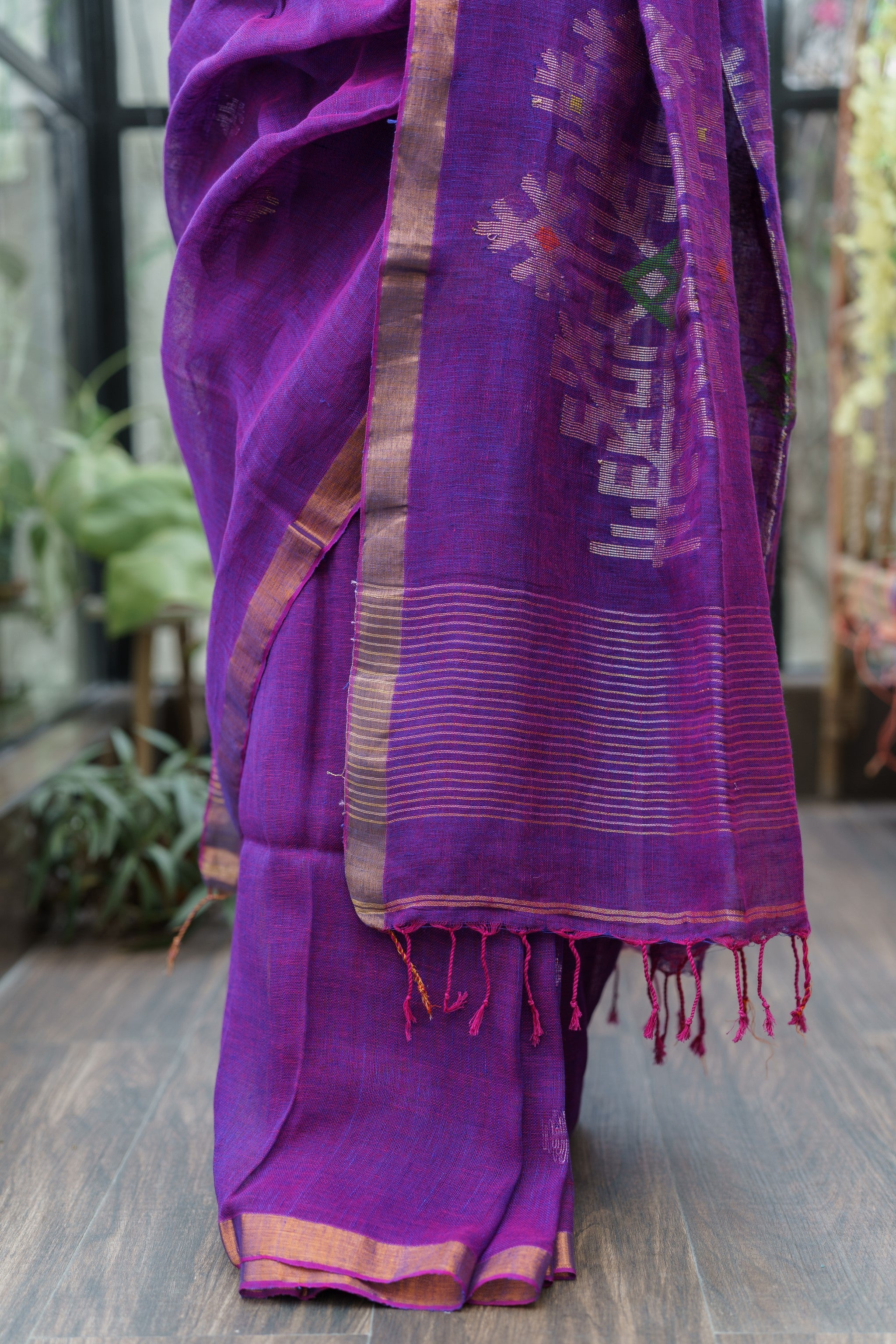 Purple Sawstik Linen Hand Woven Jamdani Saree With Blouse Piece