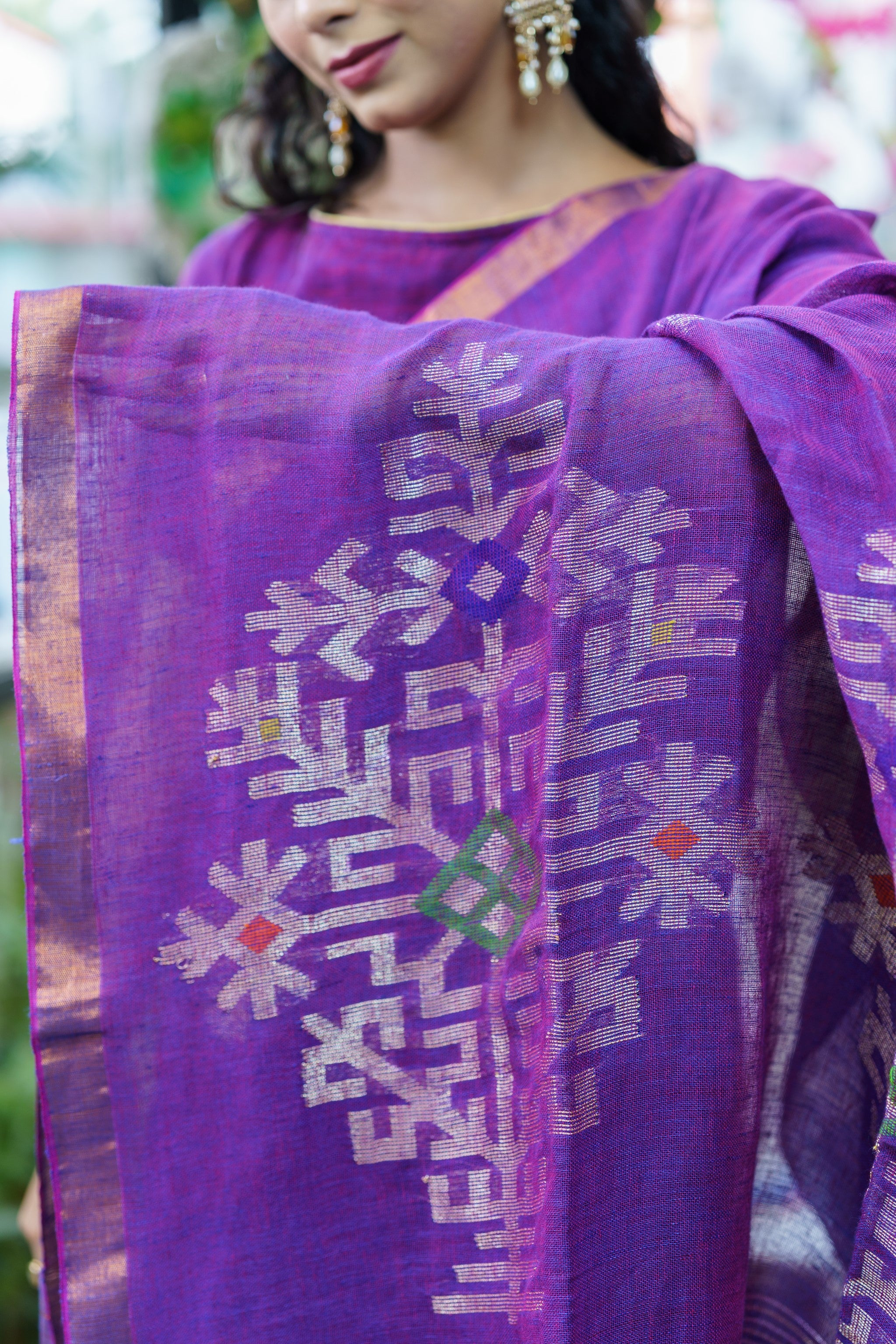 Purple Sawstik Linen Hand Woven Jamdani Saree With Blouse Piece
