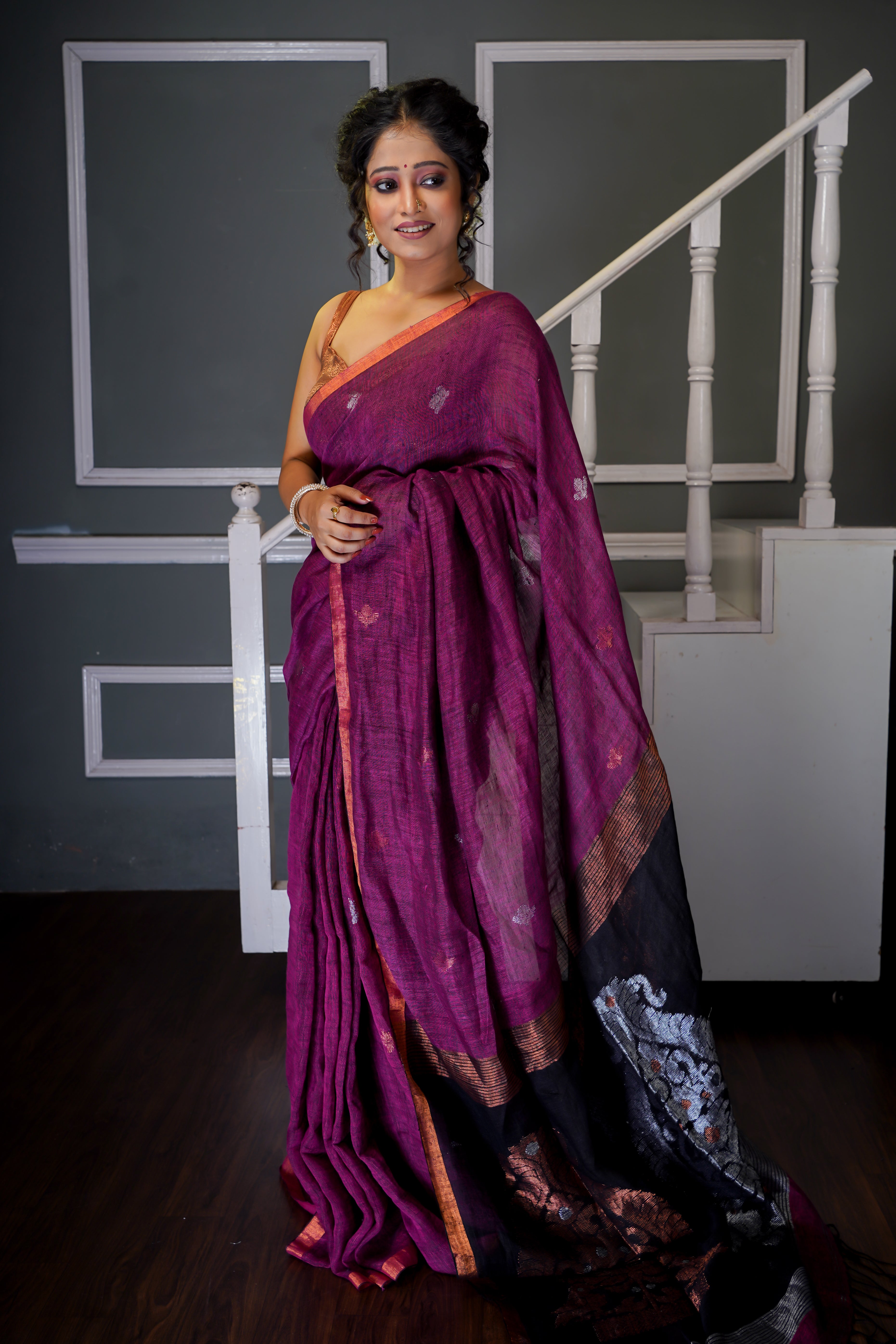 Purple & Black Sankha Linen Hand Woven Jamdani Saree