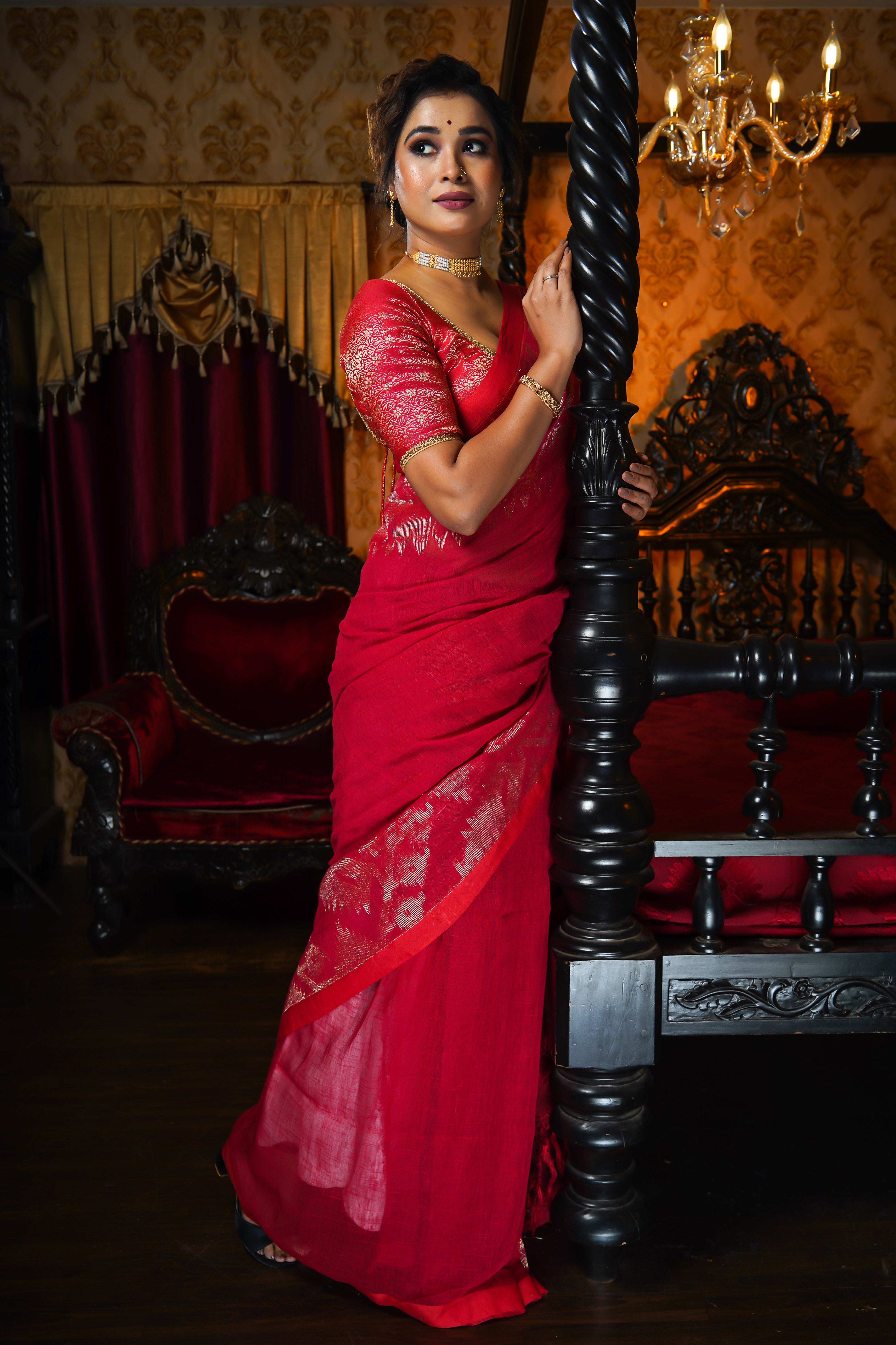 Red Karaat Pure Linen Handwoven Saree