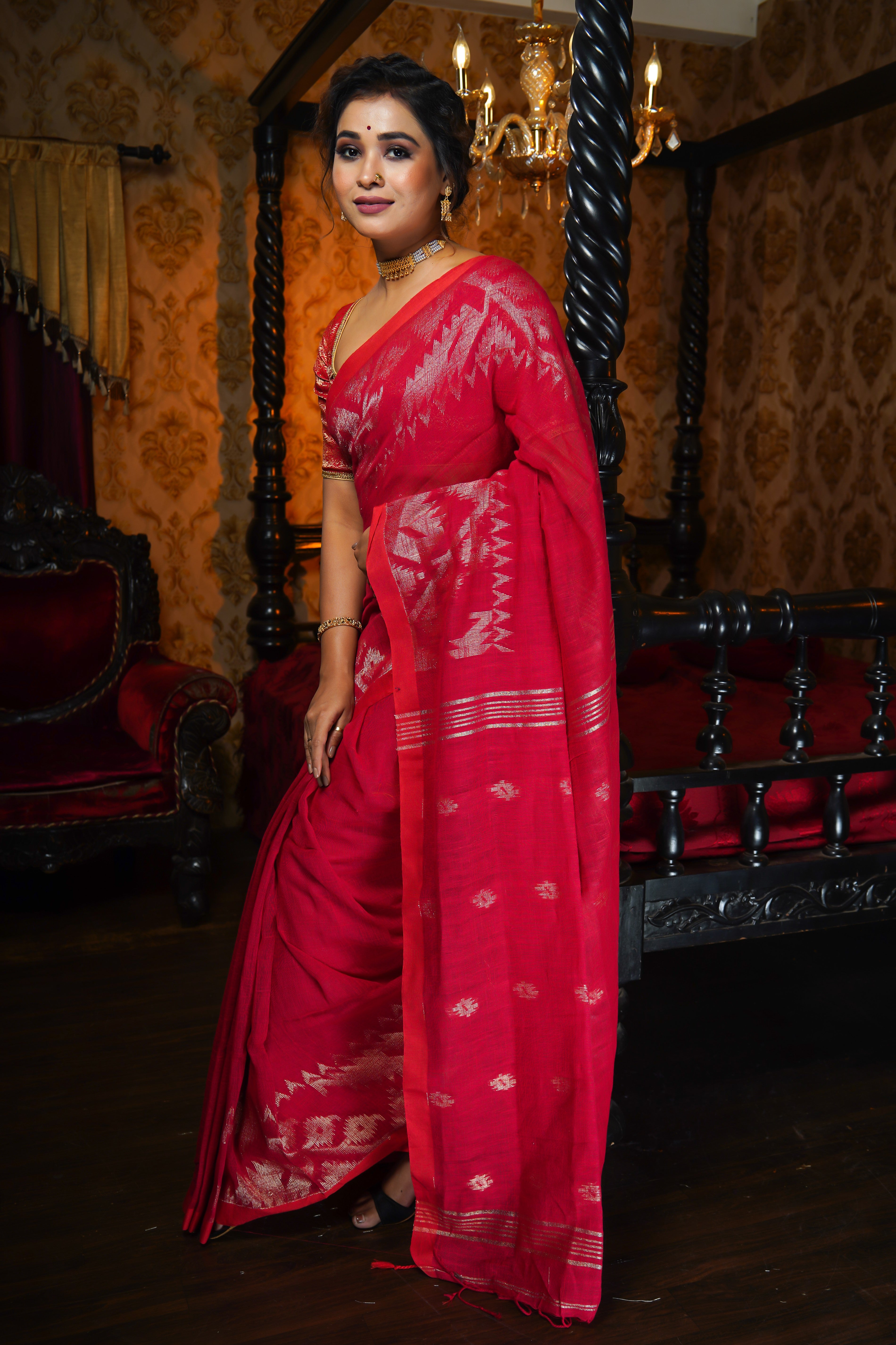 Red Karaat Pure Linen Handwoven Saree