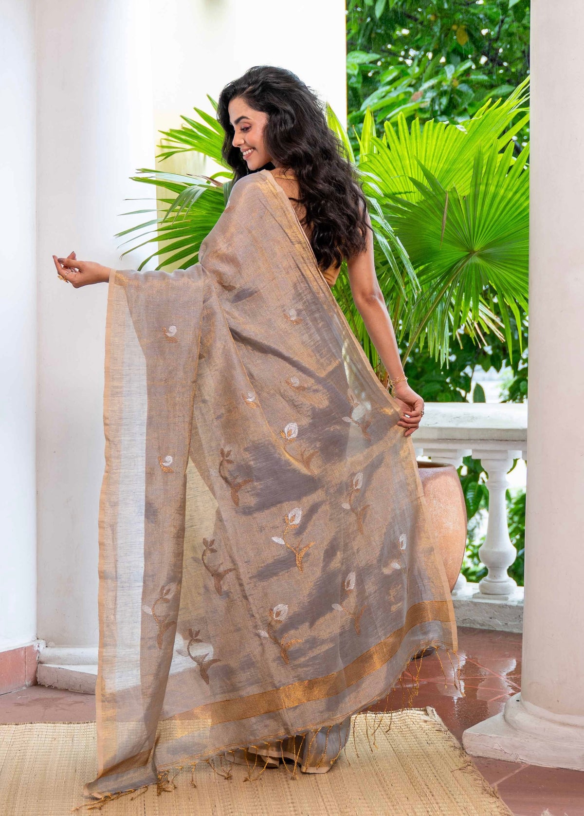 Grey dualtone tulip handwoven tussue linen saree with blouse piece