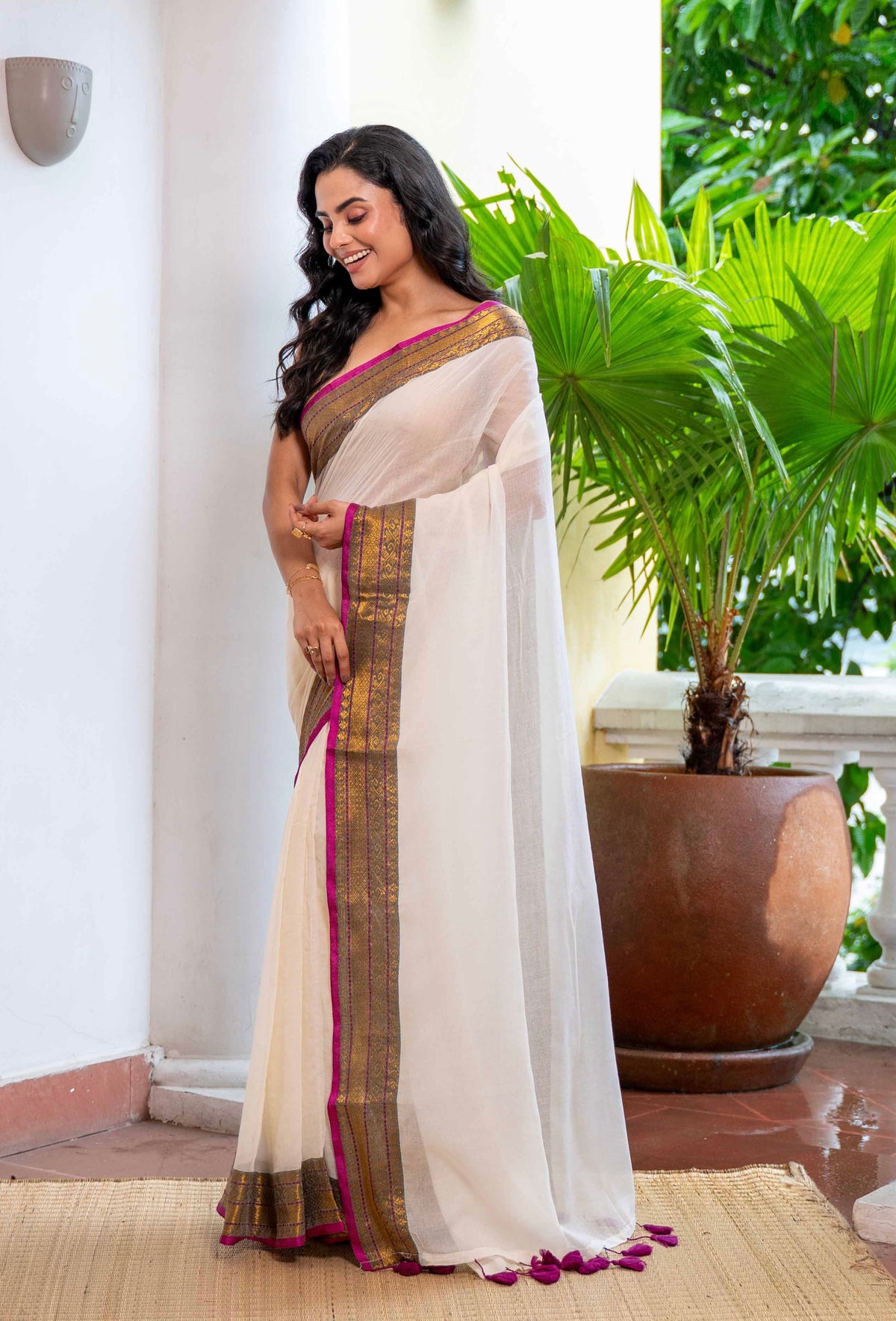 White Kanchi border Mulmul Cotton Saree with blouse piece