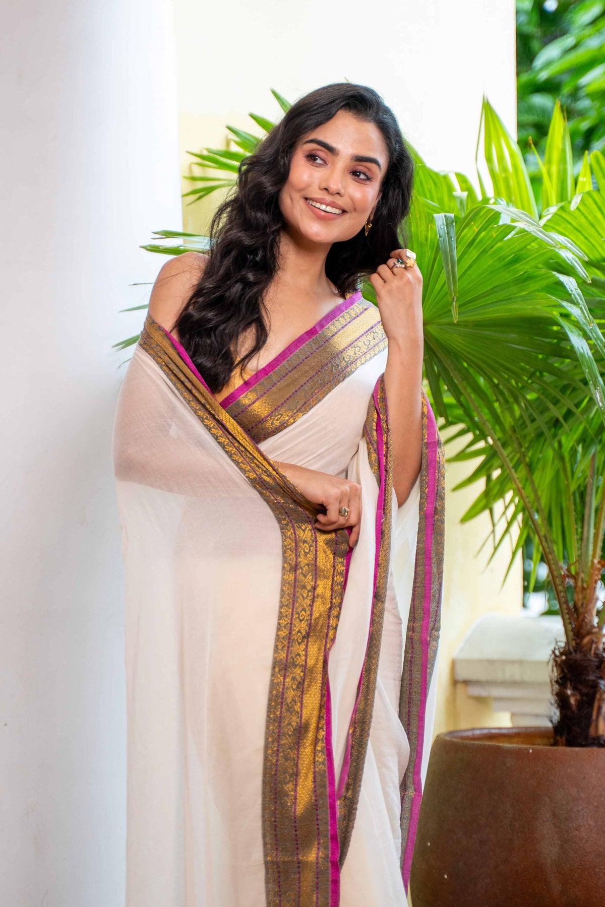 White Kanchi border Mulmul Cotton Saree with blouse piece