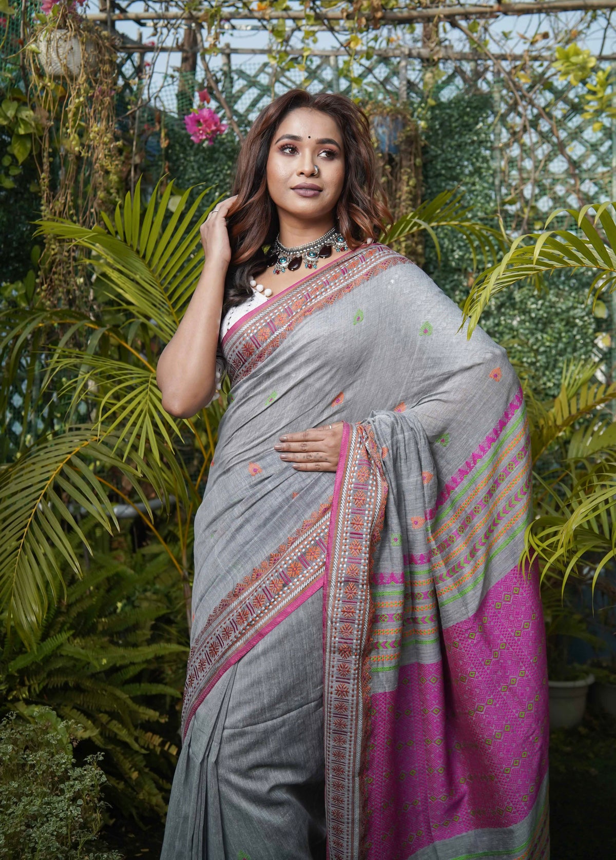 Grey Pure Masrise Cotton Hand Weaving Buti saree with contrast blouse piece