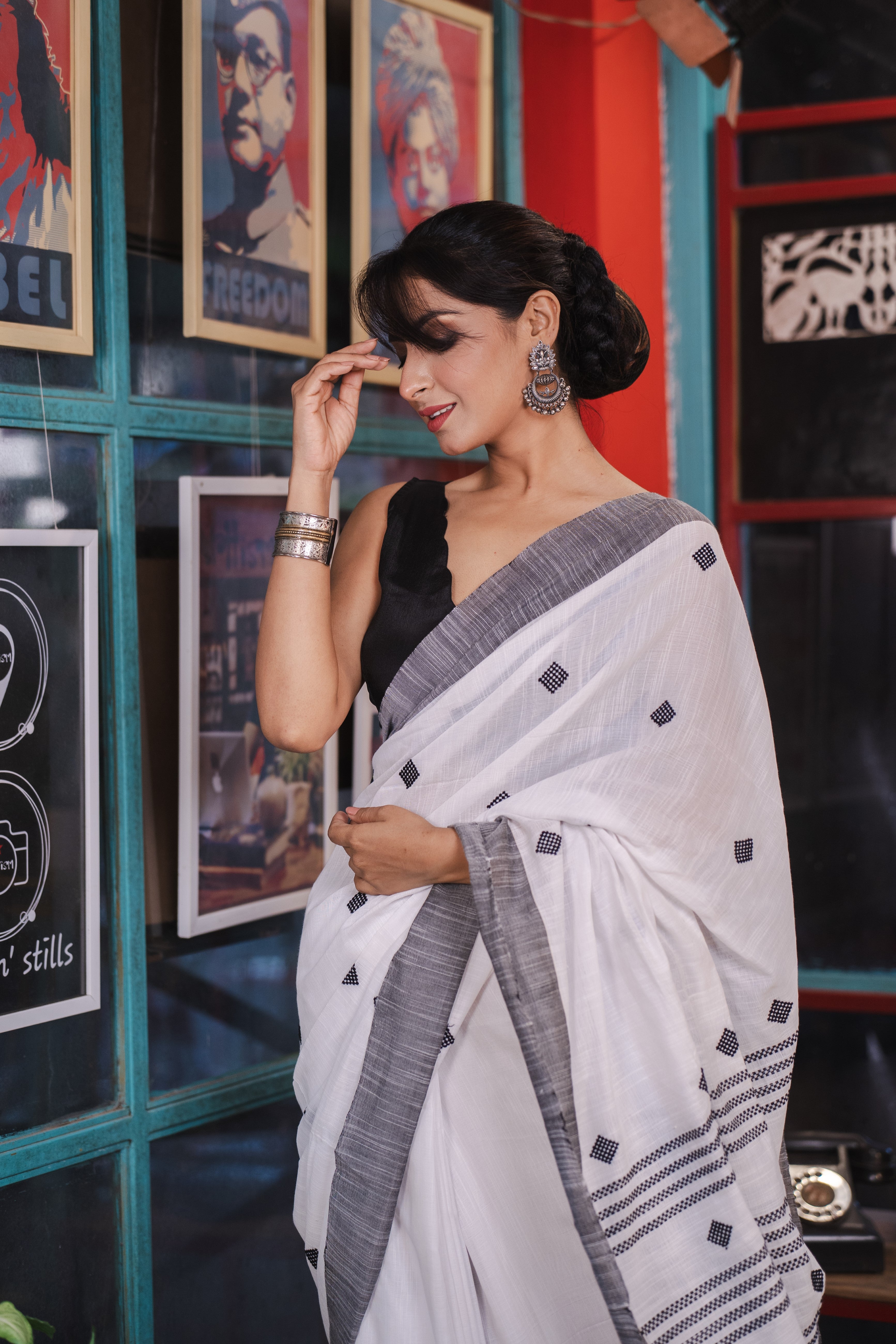Handloom Pure Cotton Sarees- White