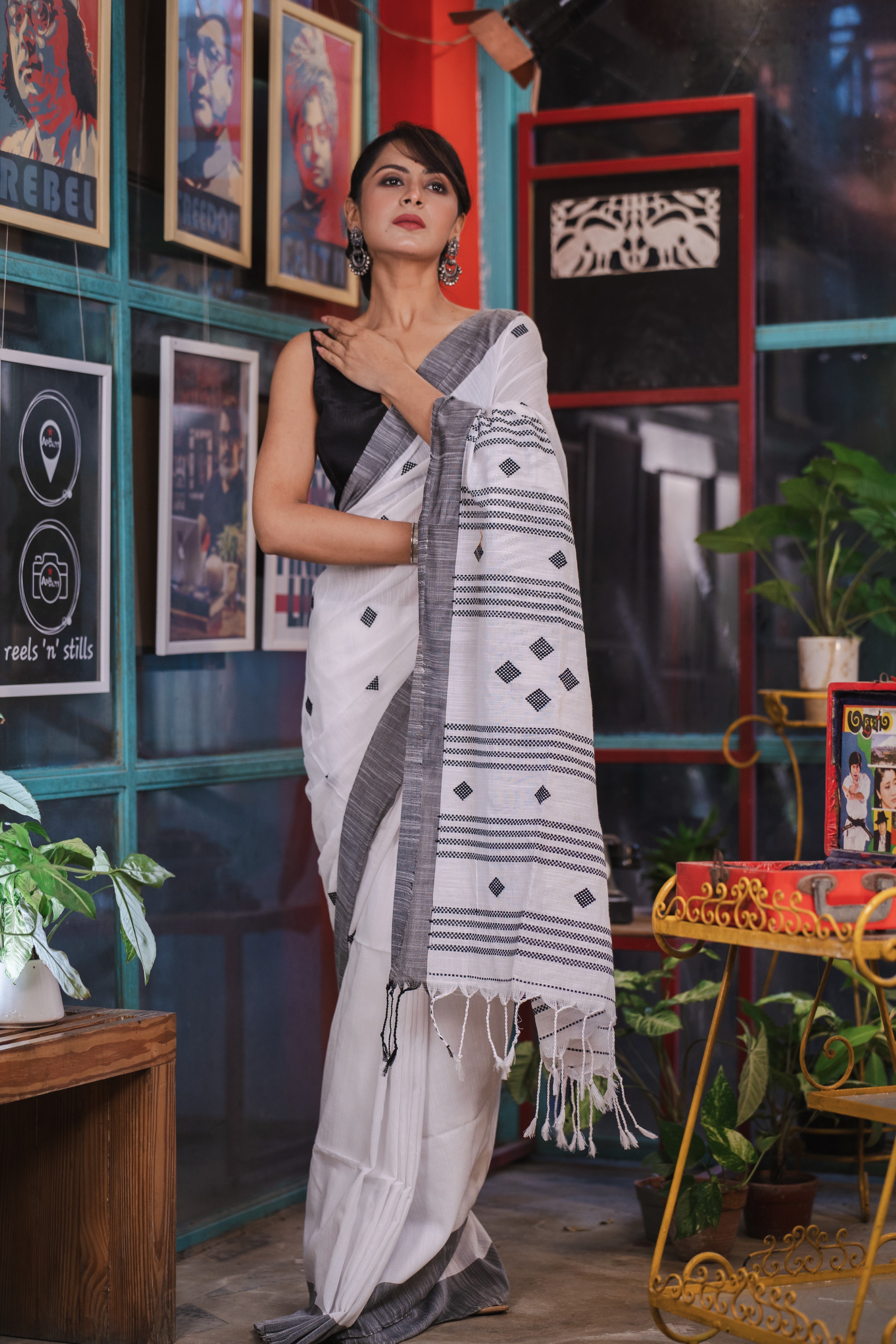 Handloom Pure Cotton Sarees- White