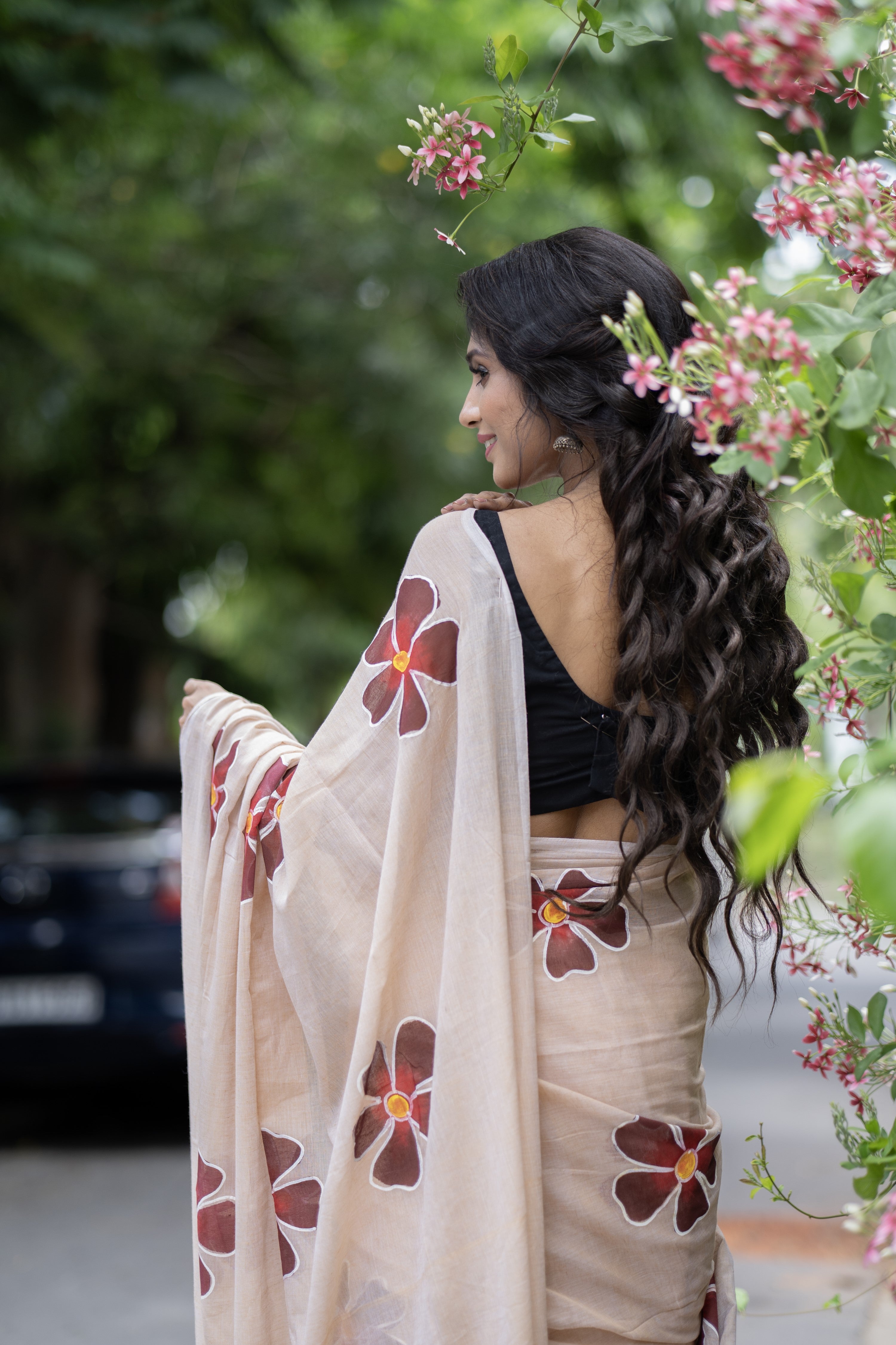 Cream Hand-Printed Floral Mulmul Cotton Saree