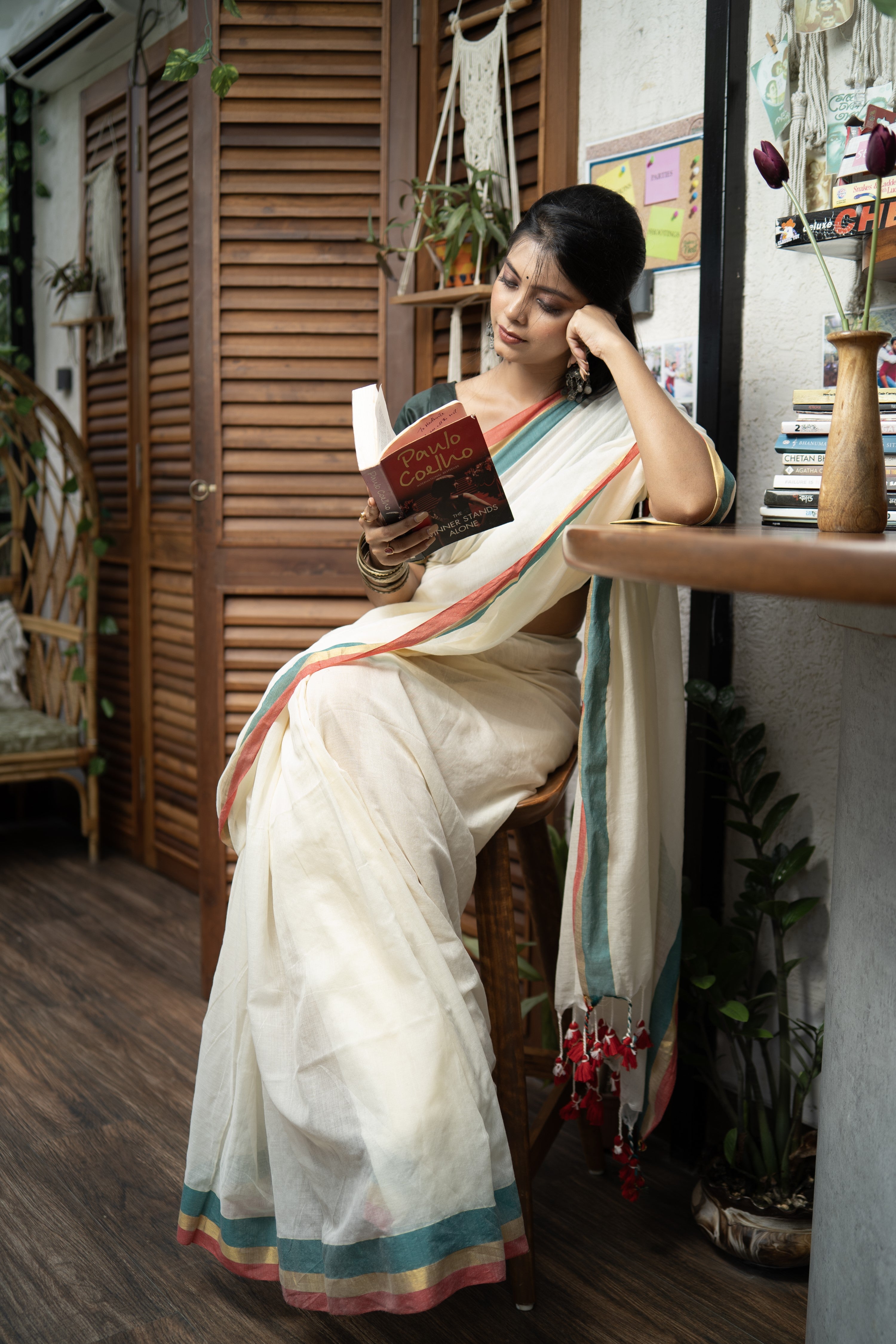 Cream Mul Mul Cotton Saree With blouse pieces