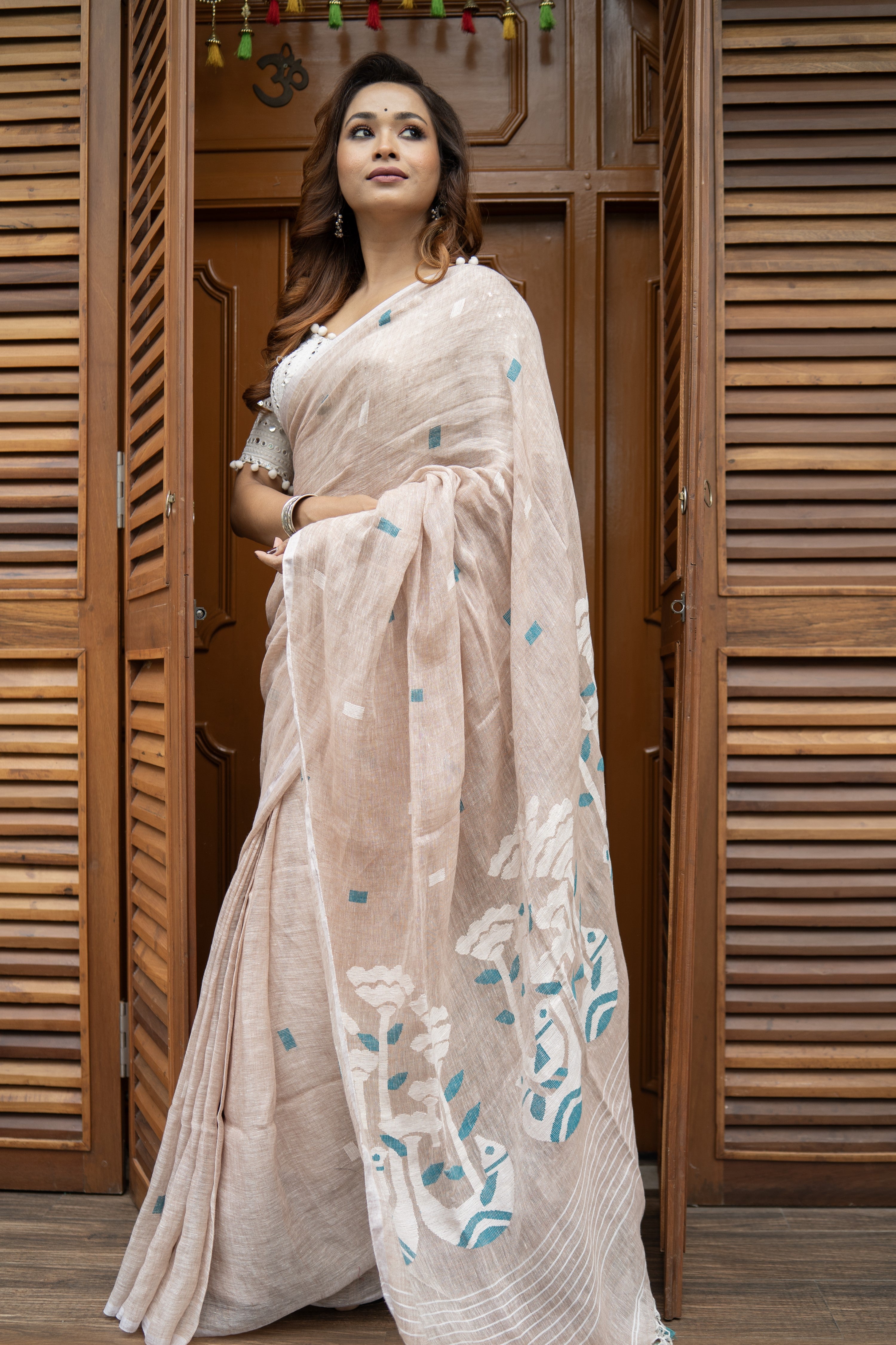 Frosted toffee bird weaving linen saree