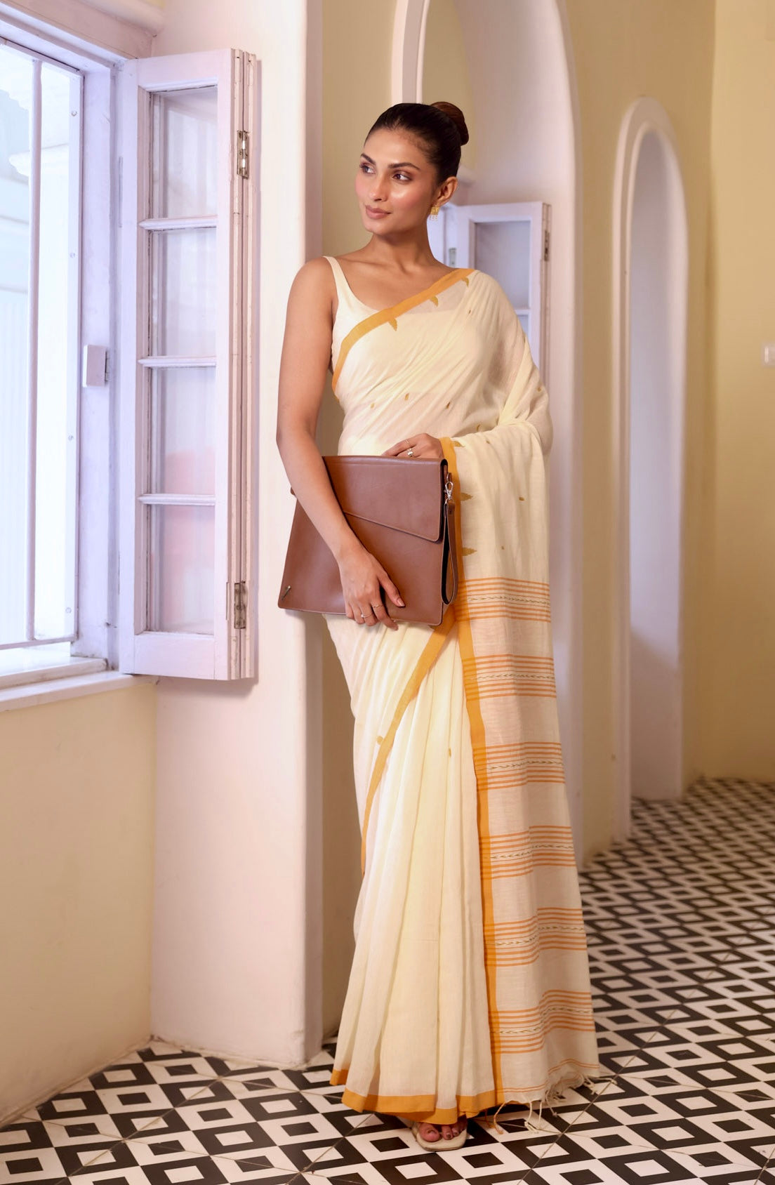 Hand Weaving Mulmul Cotton Saree- White Wood