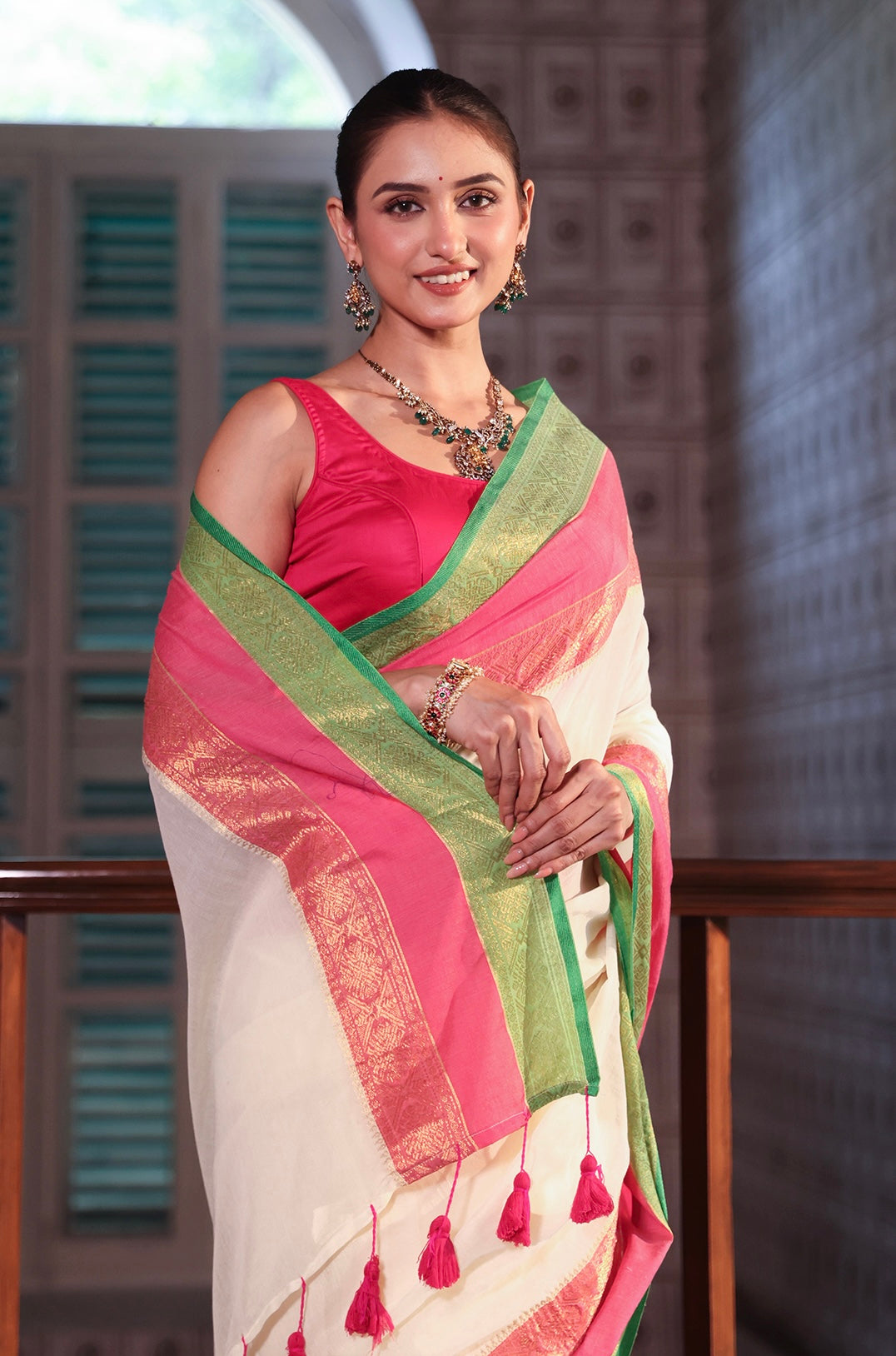 Off white jari border mulmu cotton saree with blouse piece