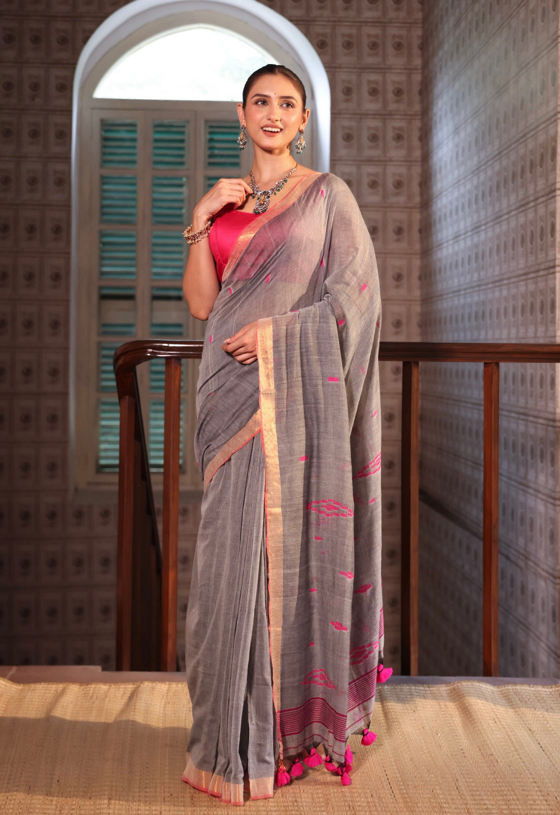 Grey Hand Weaving Mul Mul Cotton Saree