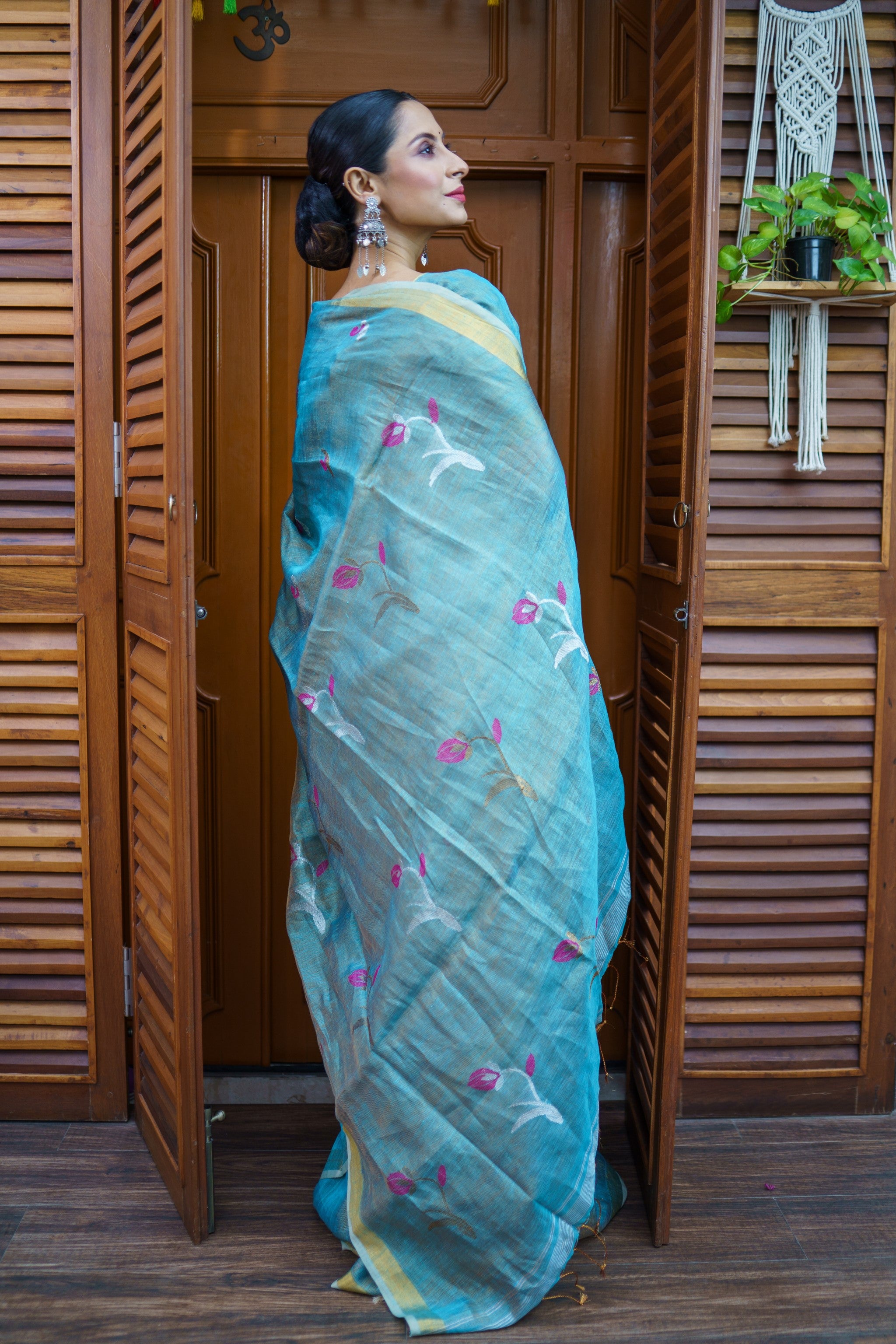 Baby Blue Dual Tone Handwoven Tissue Linen Saree with Tulip Motifs