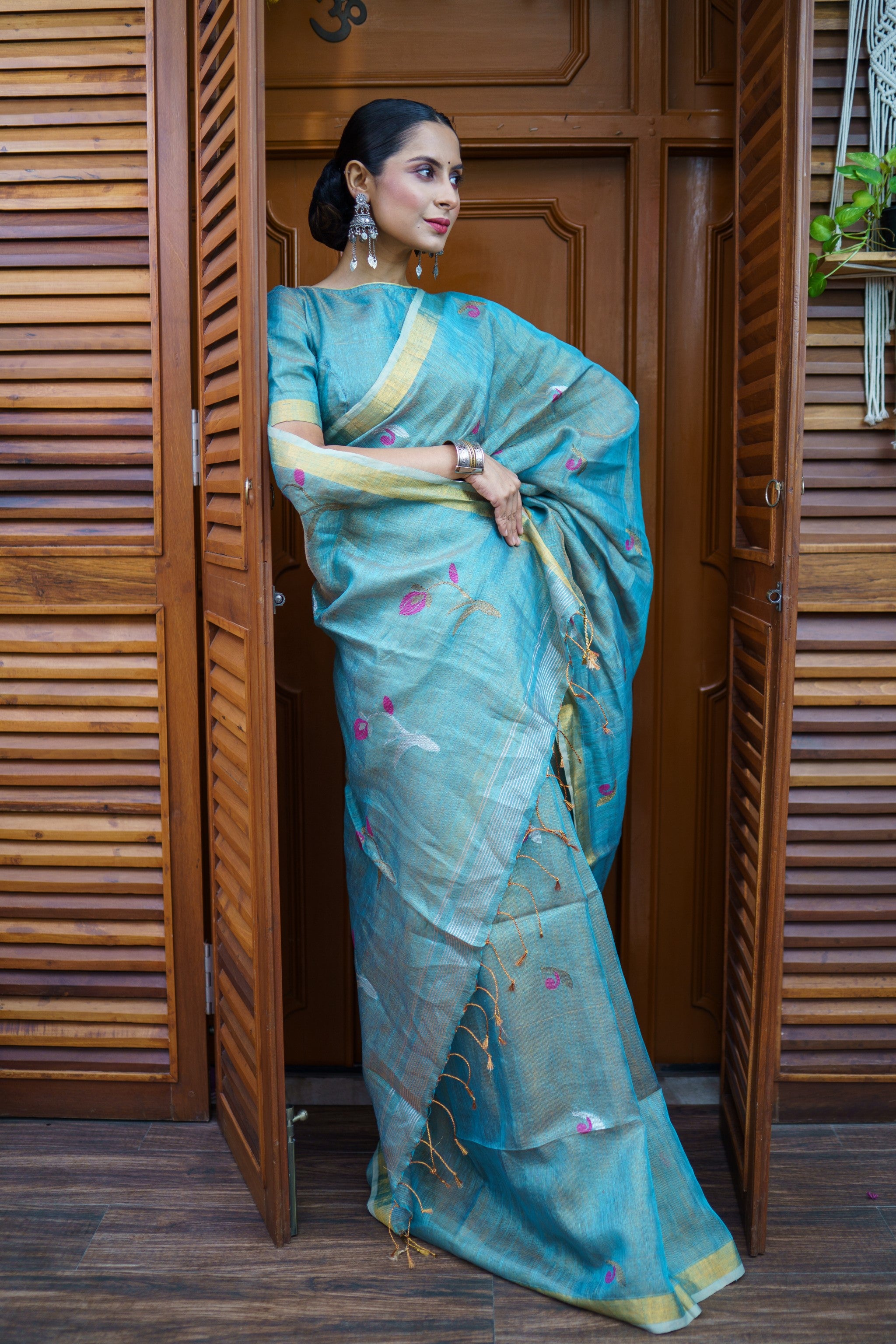 Baby Blue Dual Tone Handwoven Tissue Linen Saree with Tulip Motifs