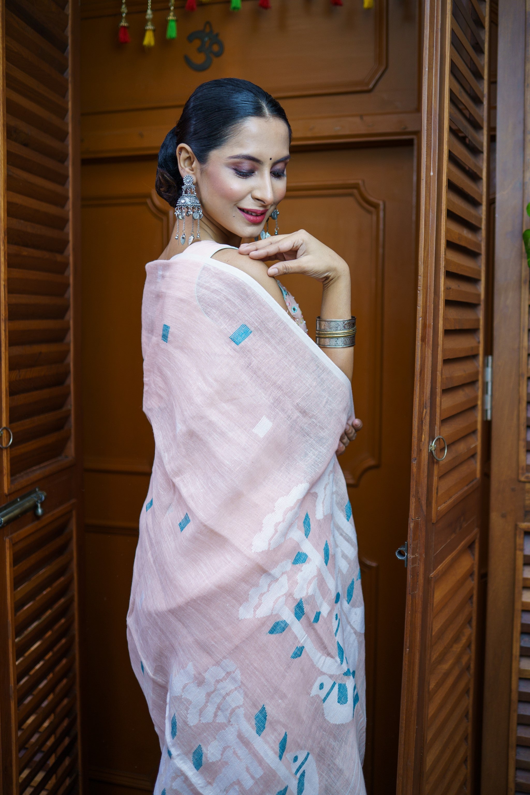 Champagne Handwoven Linen Jamdani Saree with Bird Motifs