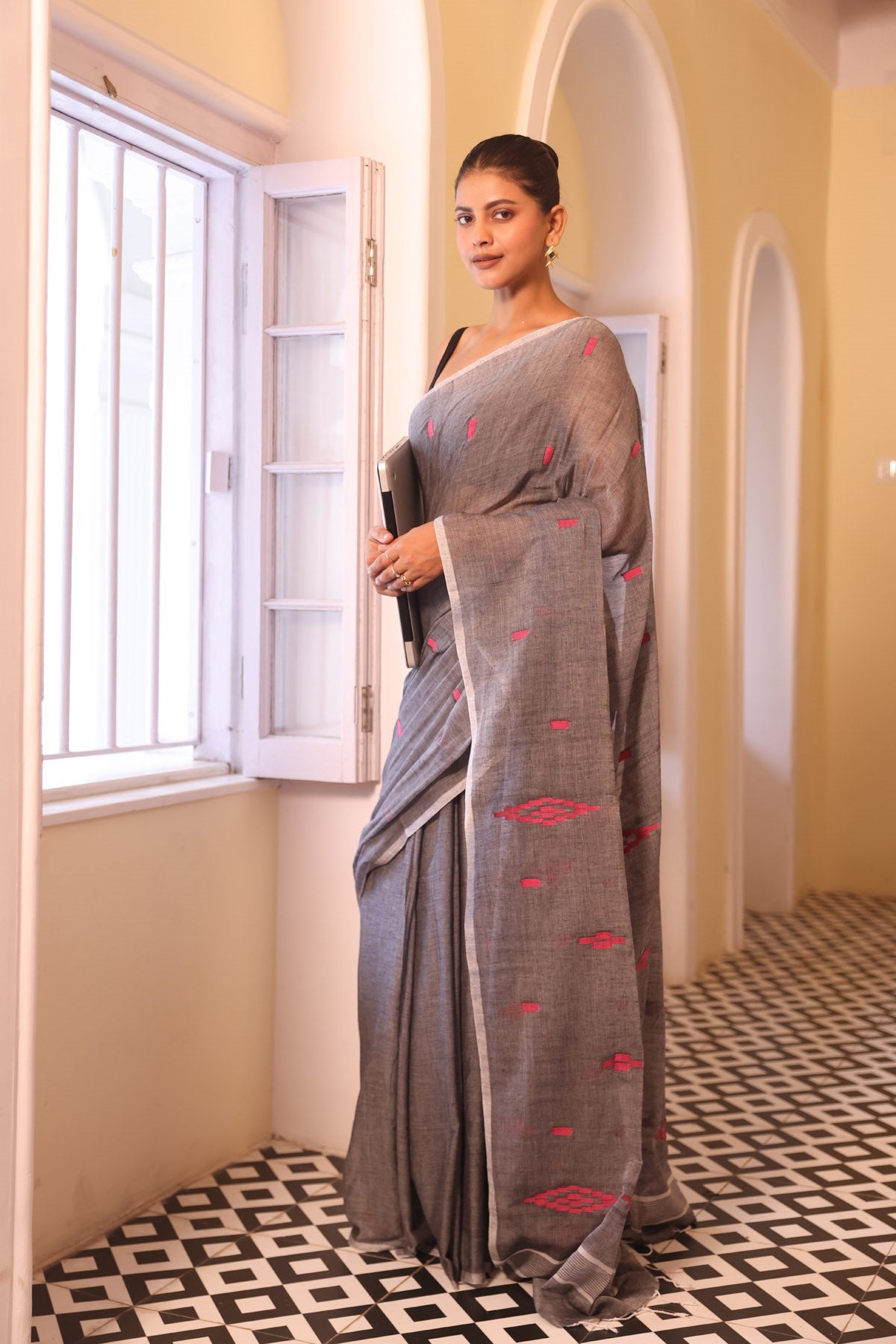 Grey Hand Weaving Mulmul Cotton Saree