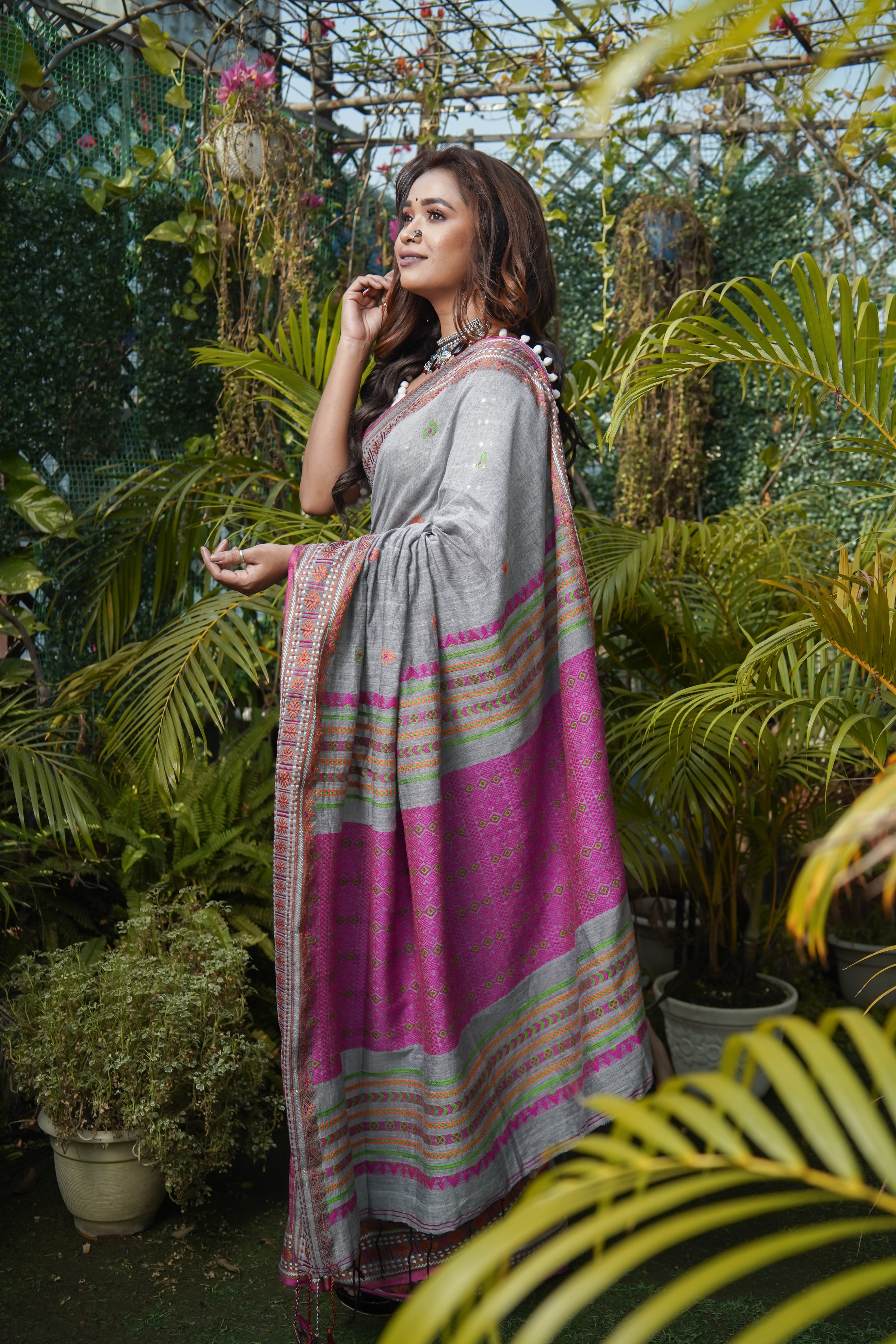 Grey Pure Masrise Cotton Hand Weaving Buti saree with contrast blouse piece