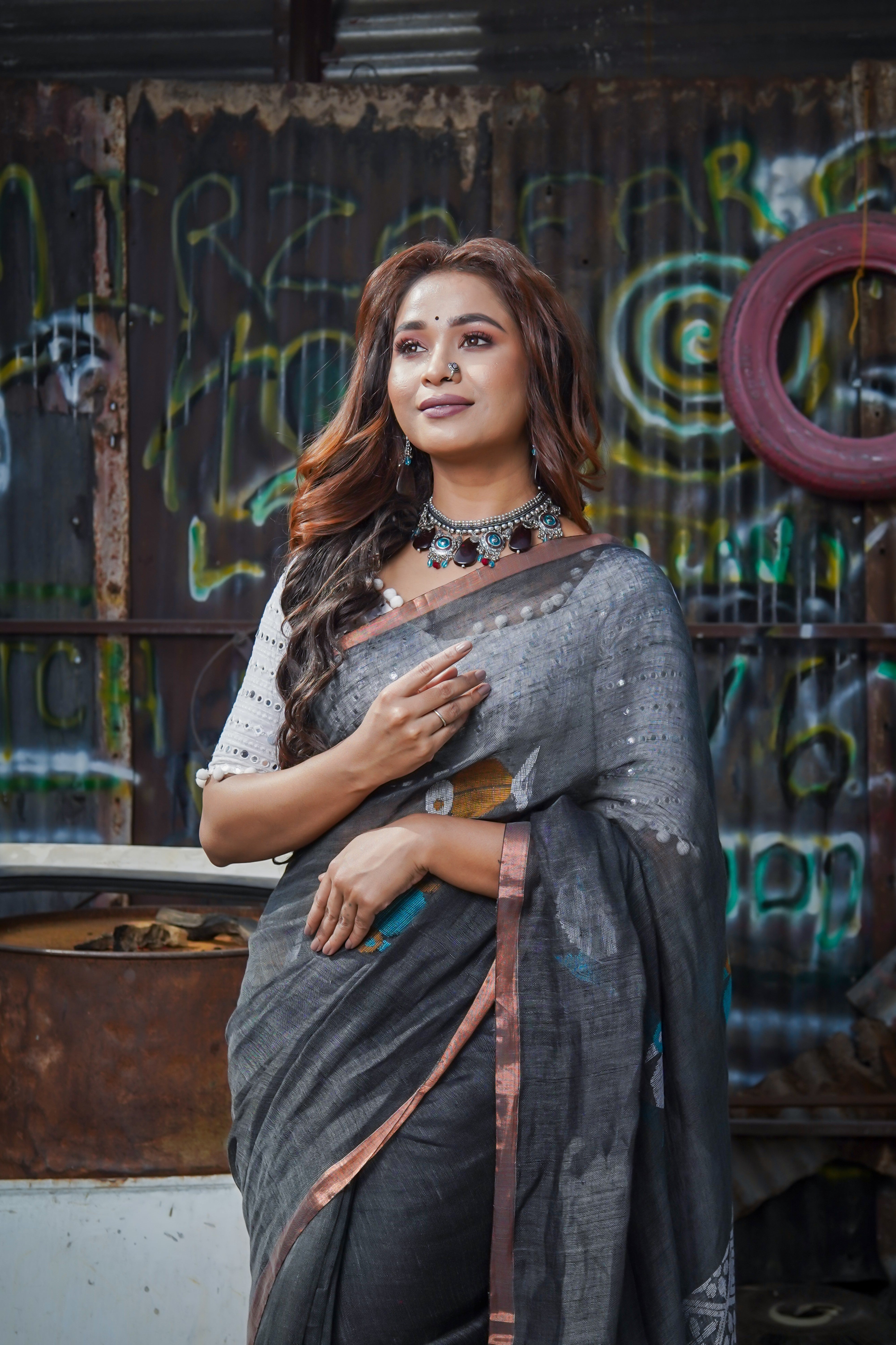 Handwoven Grey Linen Jamdani Saree with Penguin animal weaving