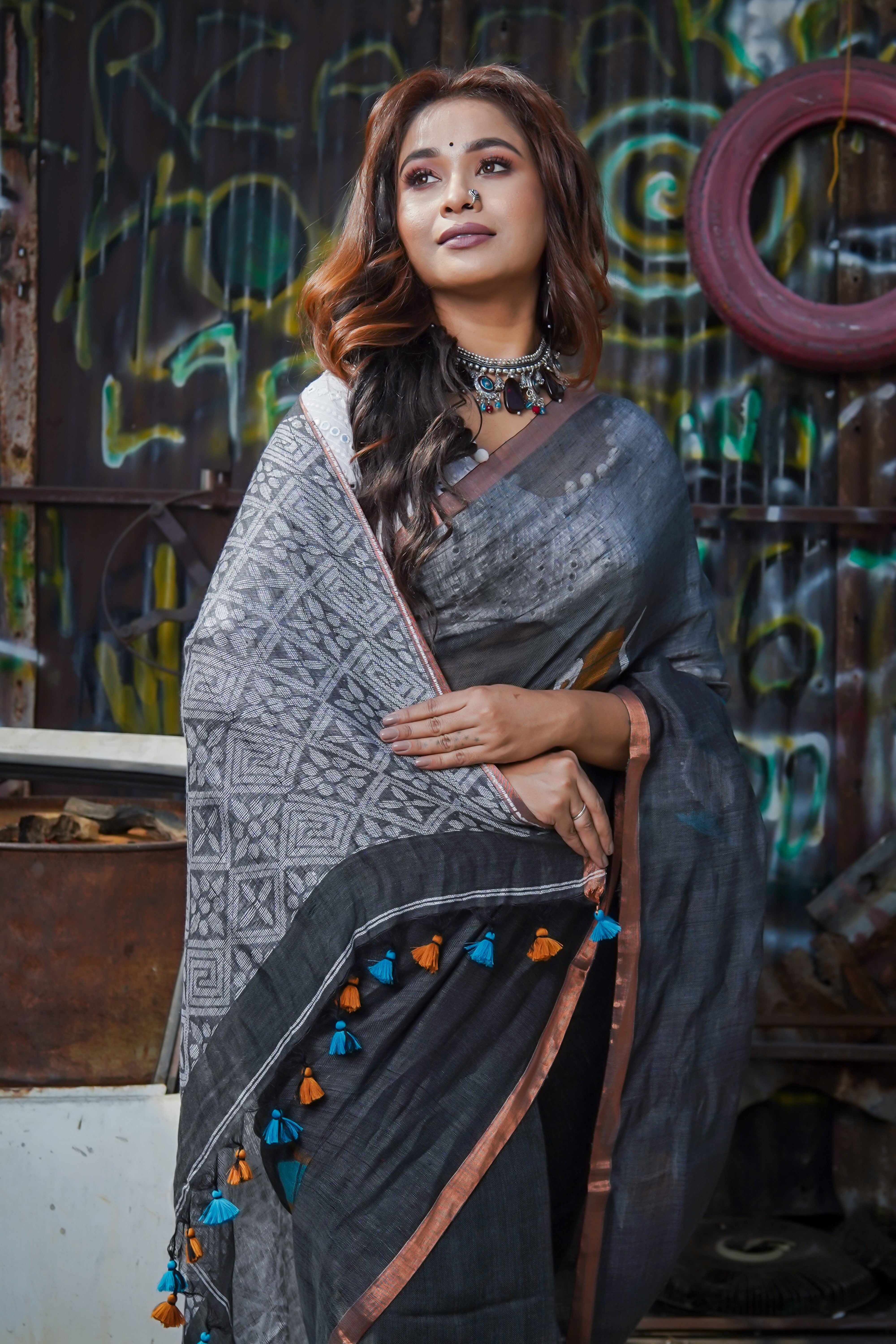 Handwoven Grey Linen Jamdani Saree with Penguin animal weaving
