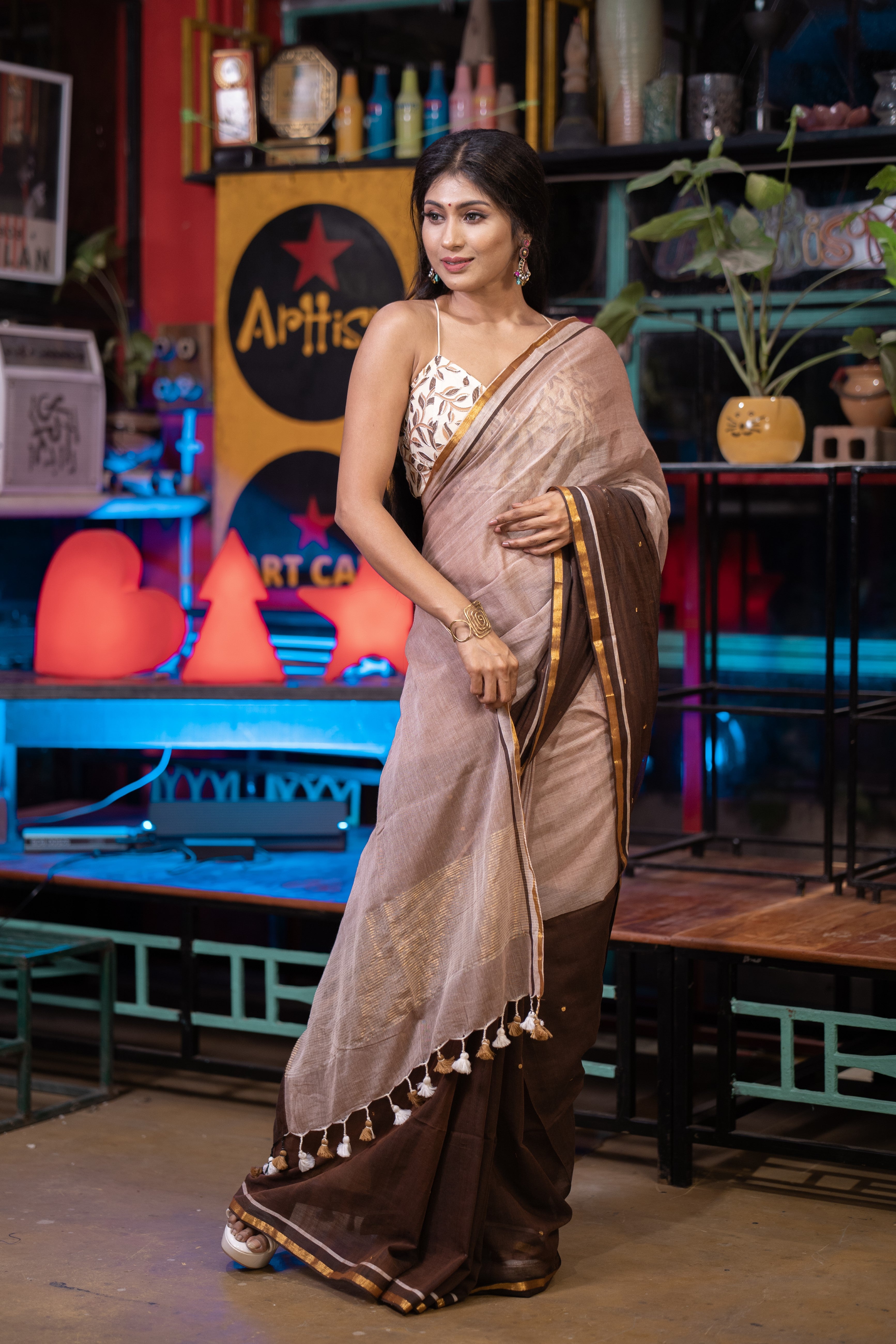 Half-half gini Work Mul Cotton Saree-Cream & Brown