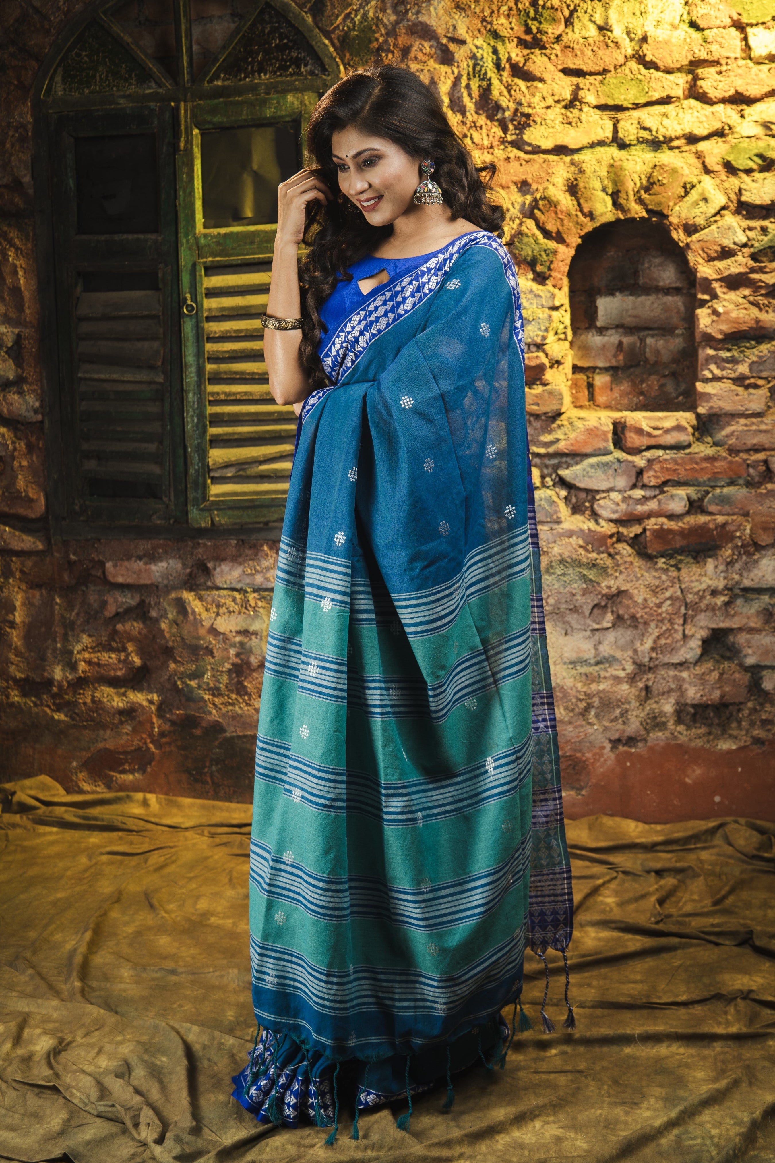 Classic blue Handweaving Pure Cotton Saree with blouse piece