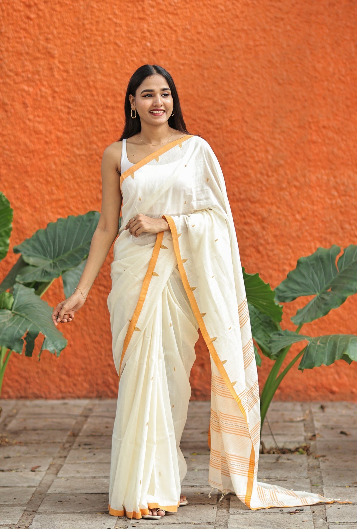 Hand Weaving Mulmul Cotton Saree- White Wood